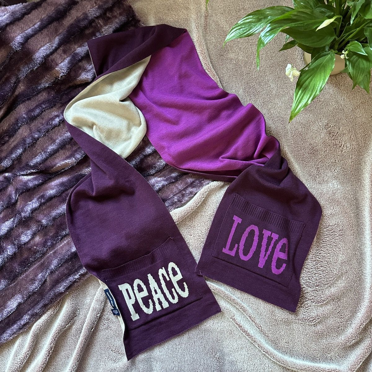 Designer Jonathan Adler Peace Love Scarf Muffler Designer Usa Luxury Size ONE SIZE - 1 Thumbnail