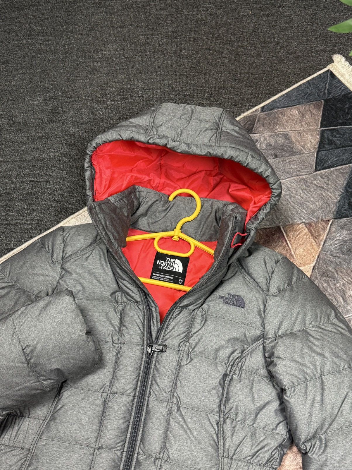 The North Face THE NORTH FACE 550 DOWN JACKET PUFFER WOMANS Y2K STREETWEAR Size XS / US 0-2 / IT 36-38 - 1 Thumbnail