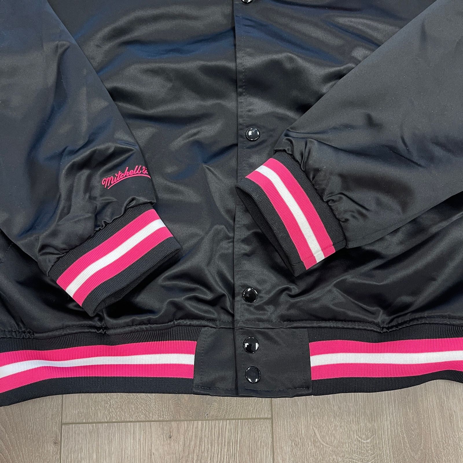 Mitchell & Ness Mitchell And Ness Miami Heat Mashup Satin Jacket NBA XL Size US XL / EU 56 / 4 - 4 Thumbnail