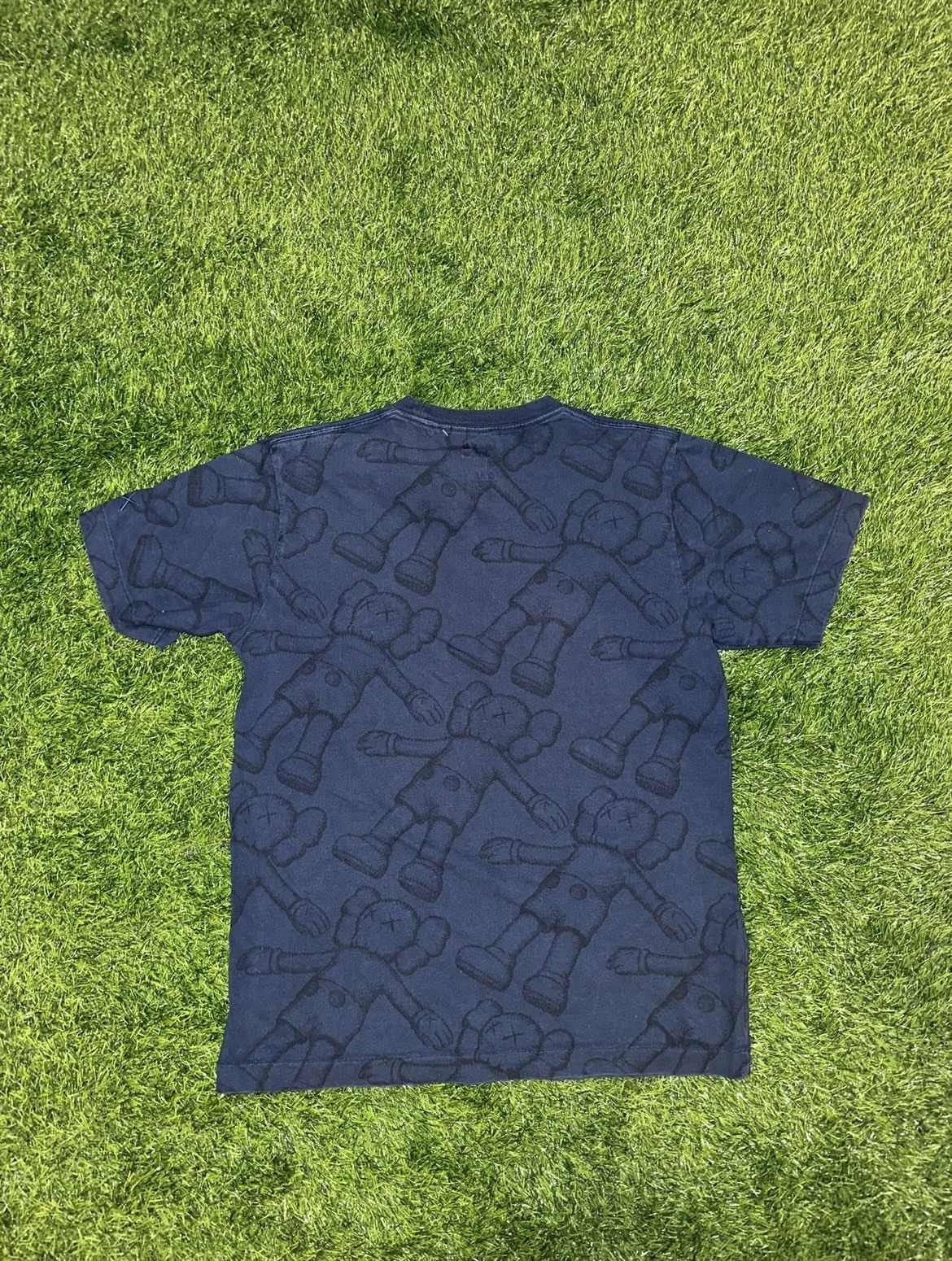 Kaws Kaws Uniqlo Tee Shirt Size Small Size US S / EU 44-46 / 1 - 2 Thumbnail