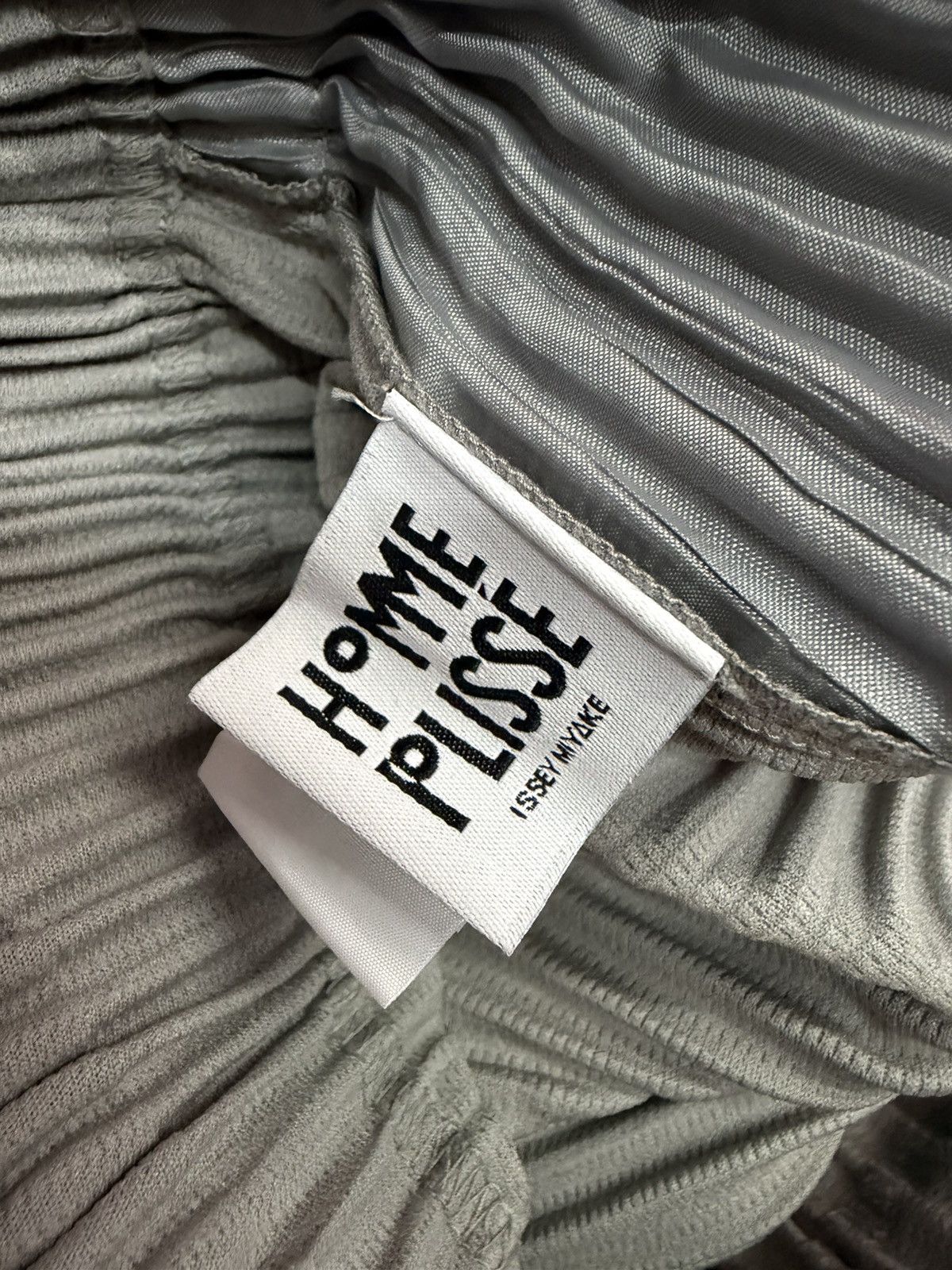 Homme Plisse Issey Miyake HP26-JF162 HOMME PLISSE GREY PANTS Size US 34 / EU 50 - 3 Thumbnail