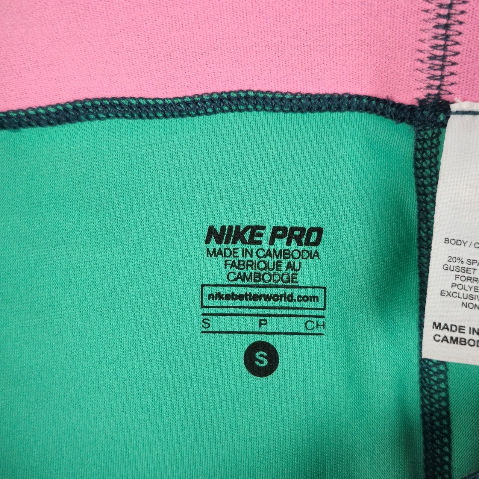 Nike NWT Nike Pro Small Green Graphic Print Capri Leggings Size 26" / US 2 / IT 38 - 5 Thumbnail