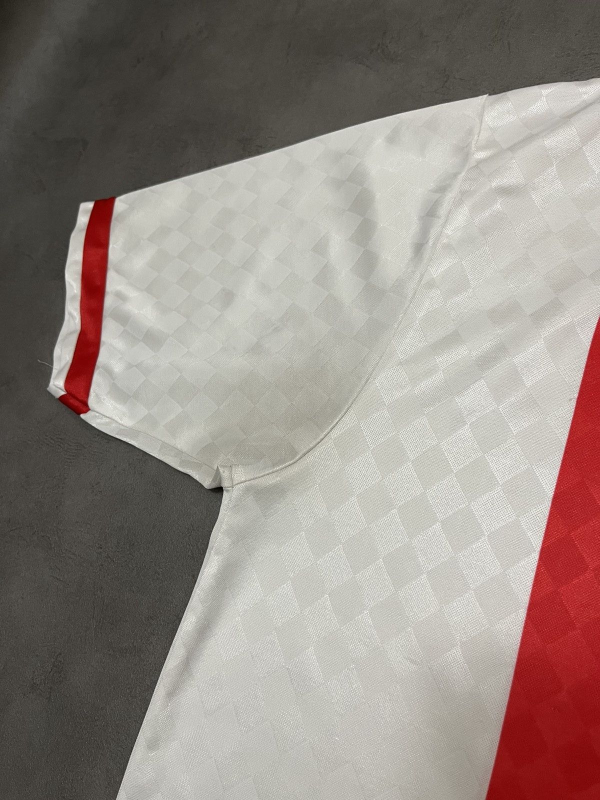 Umbro Rare vintage AJAX 1989/91 home football jersey Size US L / EU 52-54 / 3 - 8 Thumbnail