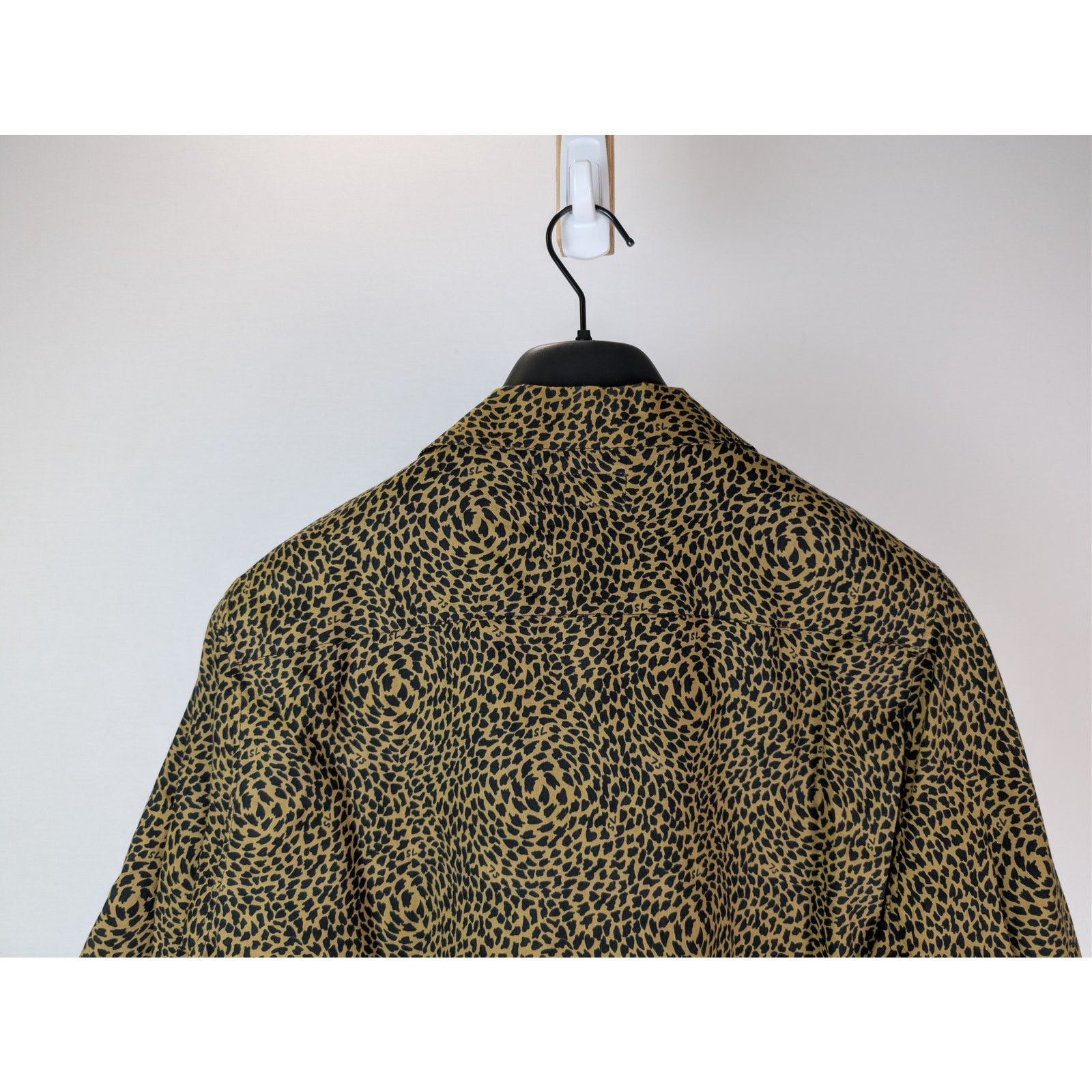 Saint Laurent Paris o1rshd1 Leopard Print Hawaiian Short-Sleeve Shirt in Black Size US XL / EU 56 / 4 - 13 Thumbnail