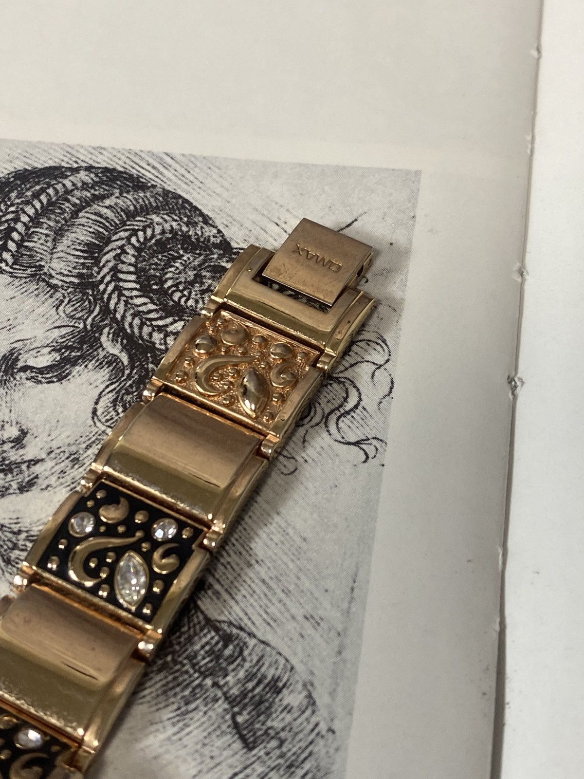 Japanese Brand Very Rare Futuristic OMAX JES 140 Crystal Watch Size ONE SIZE - 8 Thumbnail