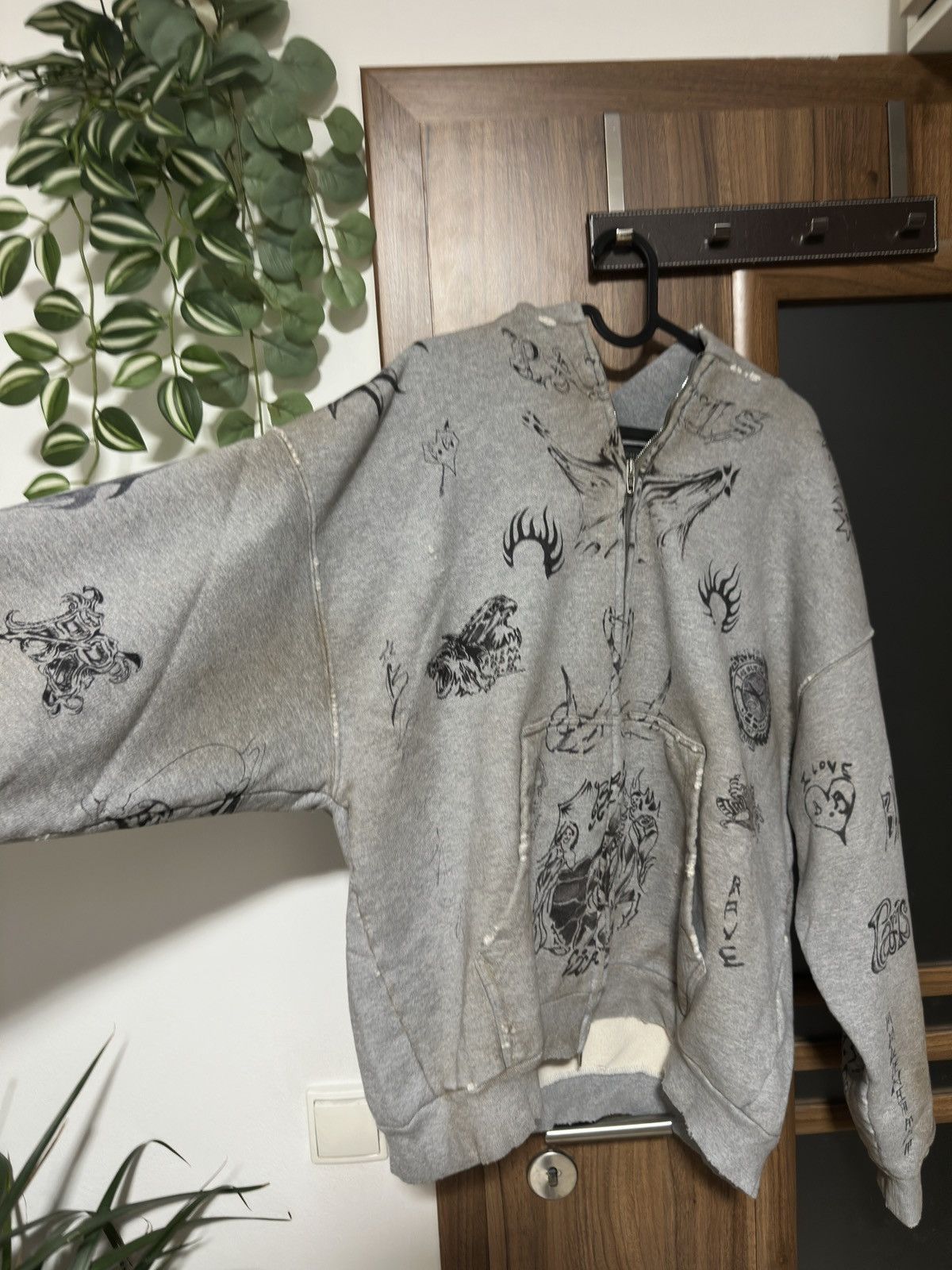 Balenciaga Balenciaga Tattoo zip hoodie grey Size US M / EU 48-50 / 2 - 2 Thumbnail