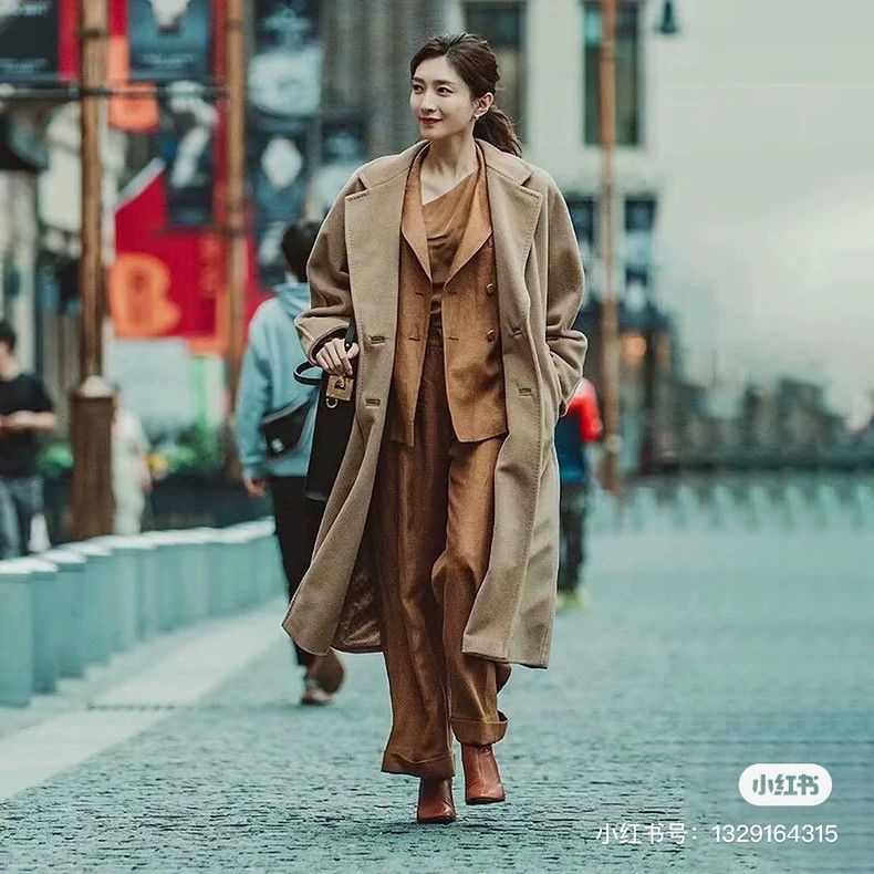 Max Mara Max Mara Wool and cashmere coat classic silhouette camel. Size M / US 6-8 / IT 42-44 - 9 Thumbnail