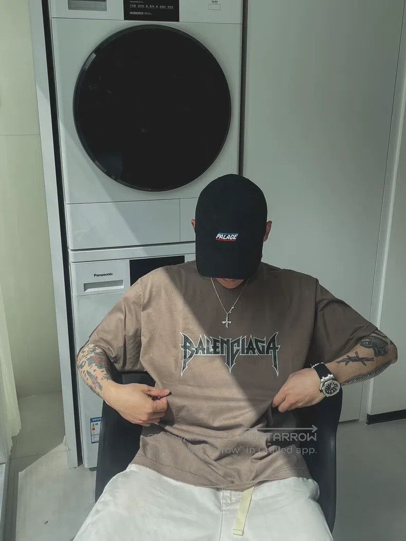 Balenciaga Balenciaga Brown distressed lightning letter short-sleeve Size US M / EU 48-50 / 2 - 6 Thumbnail