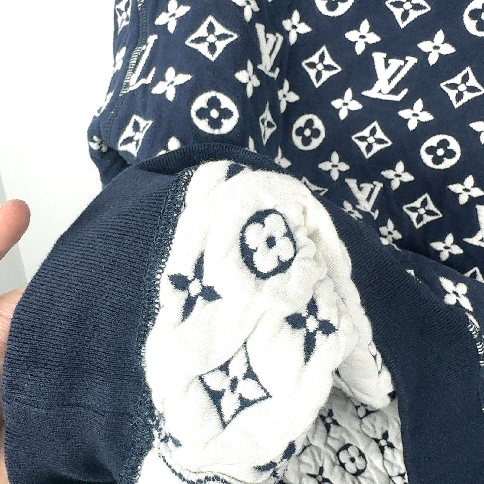 Louis Vuitton Louis Vuitton Blue Woven Monogram Crewneck Size US M / EU 48-50 / 2 - 5 Thumbnail