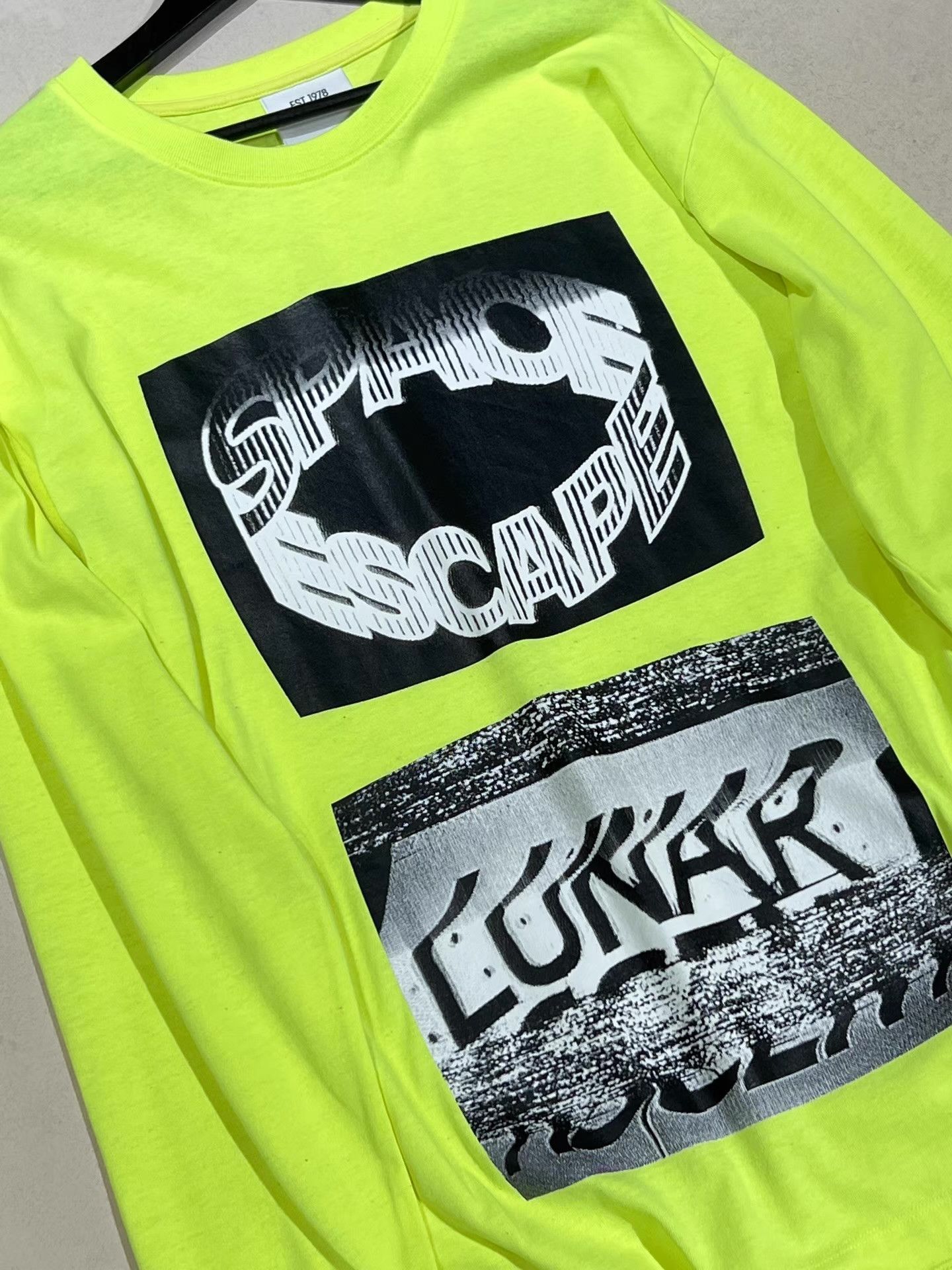 Calvin Klein Calvin Klein Neon Yellow Printed Long Sleeve T-Shirt Q13 Size US M / EU 48-50 / 2 - 5 Thumbnail