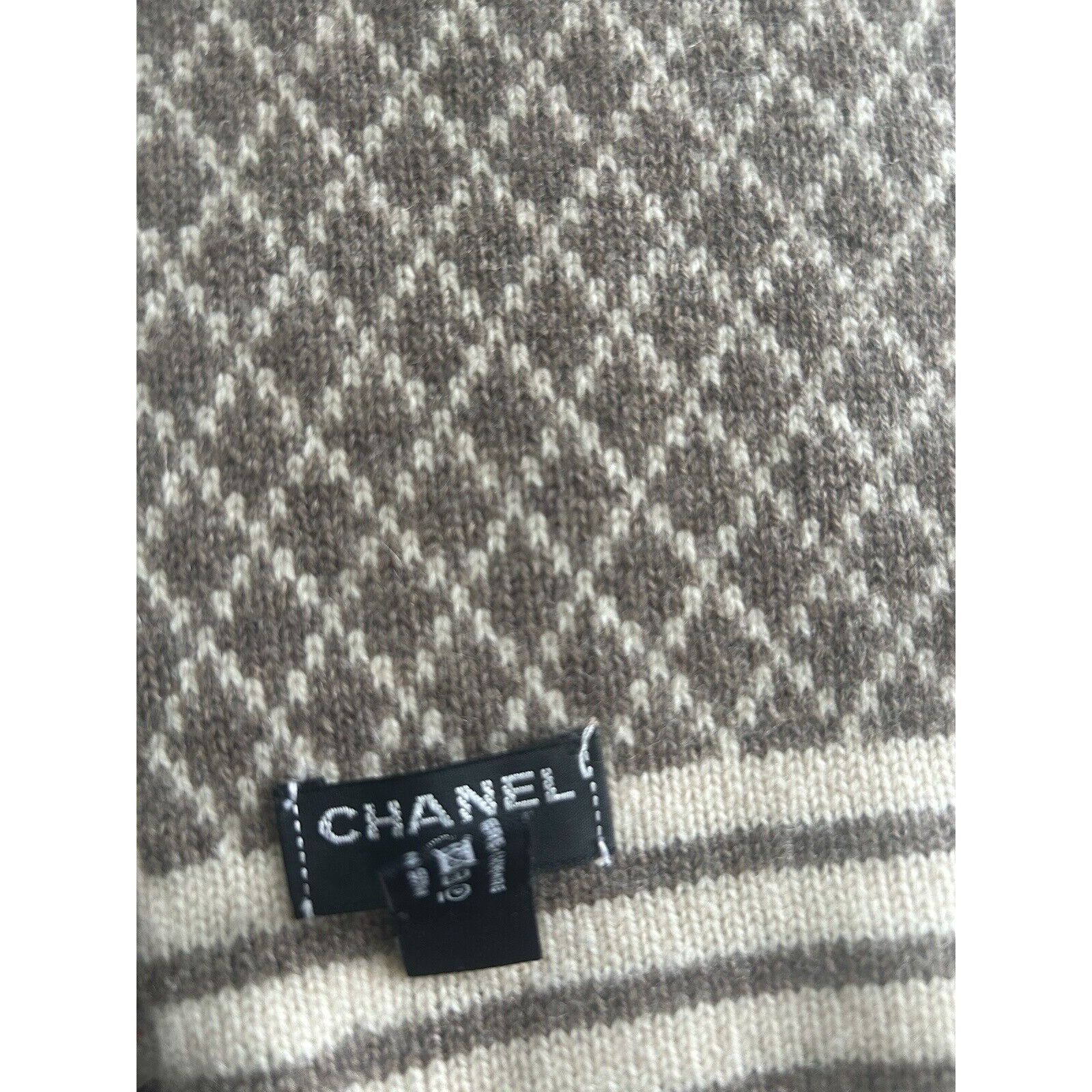 Chanel CHANEL Milk tea Beige CC Logo Cashmere Scarf Wrap Stole Size ONE SIZE - 4 Thumbnail