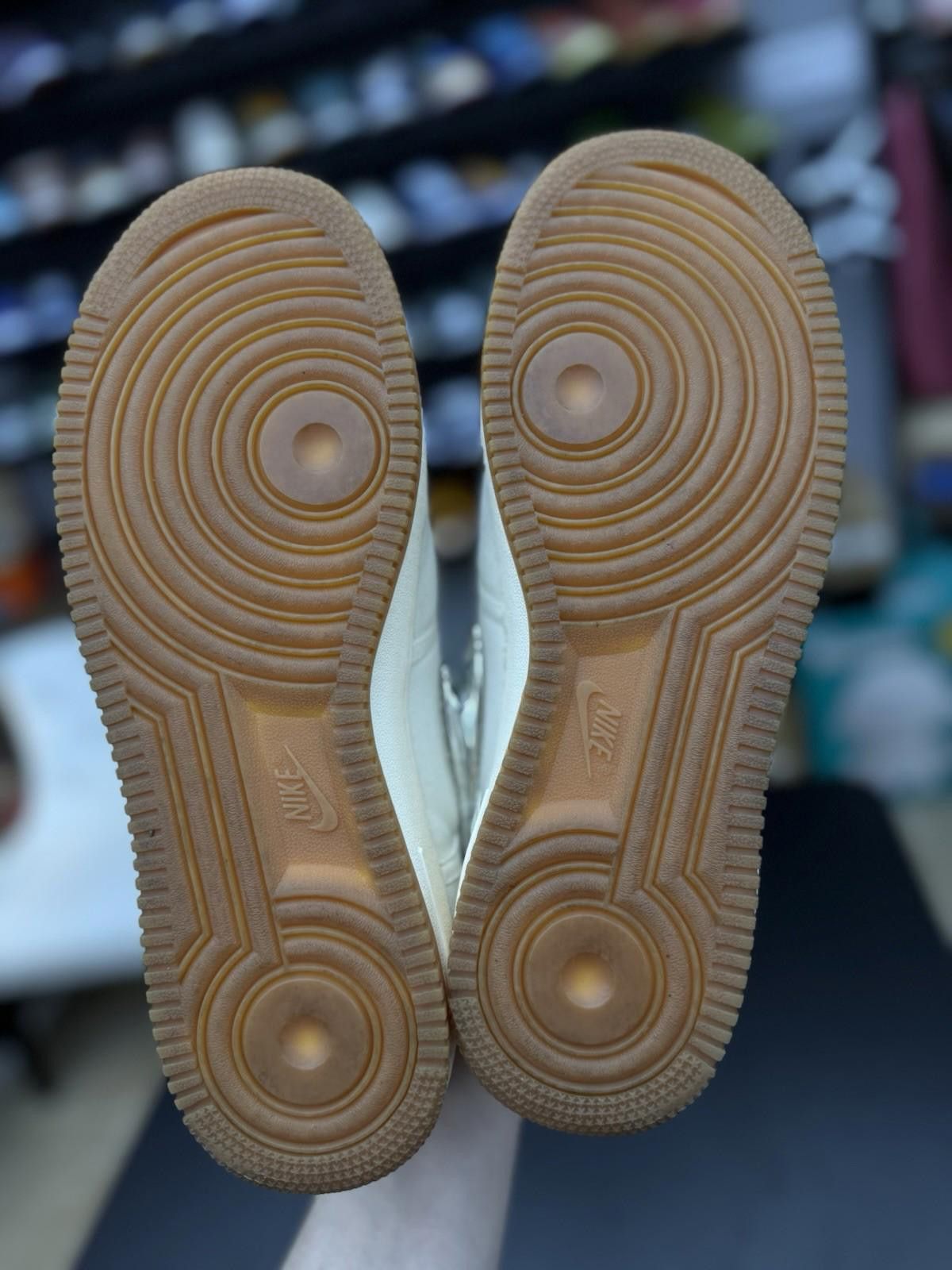 Nike Size 9.5 - Nike Air Force 1 x Travis Scott Sail 2018 Size US 9.5 / EU 42-43 - 8 Thumbnail
