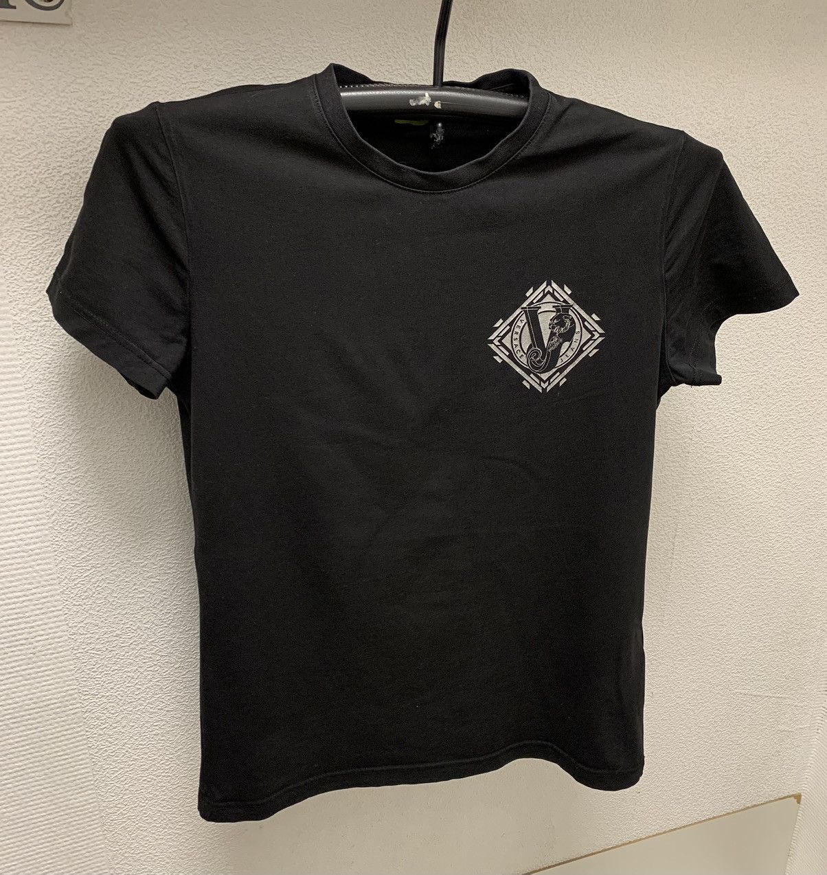 Versace Jeans Couture Versace jeans couture big logo black t-shirt M sz Size US M / EU 48-50 / 2 - 1 Thumbnail