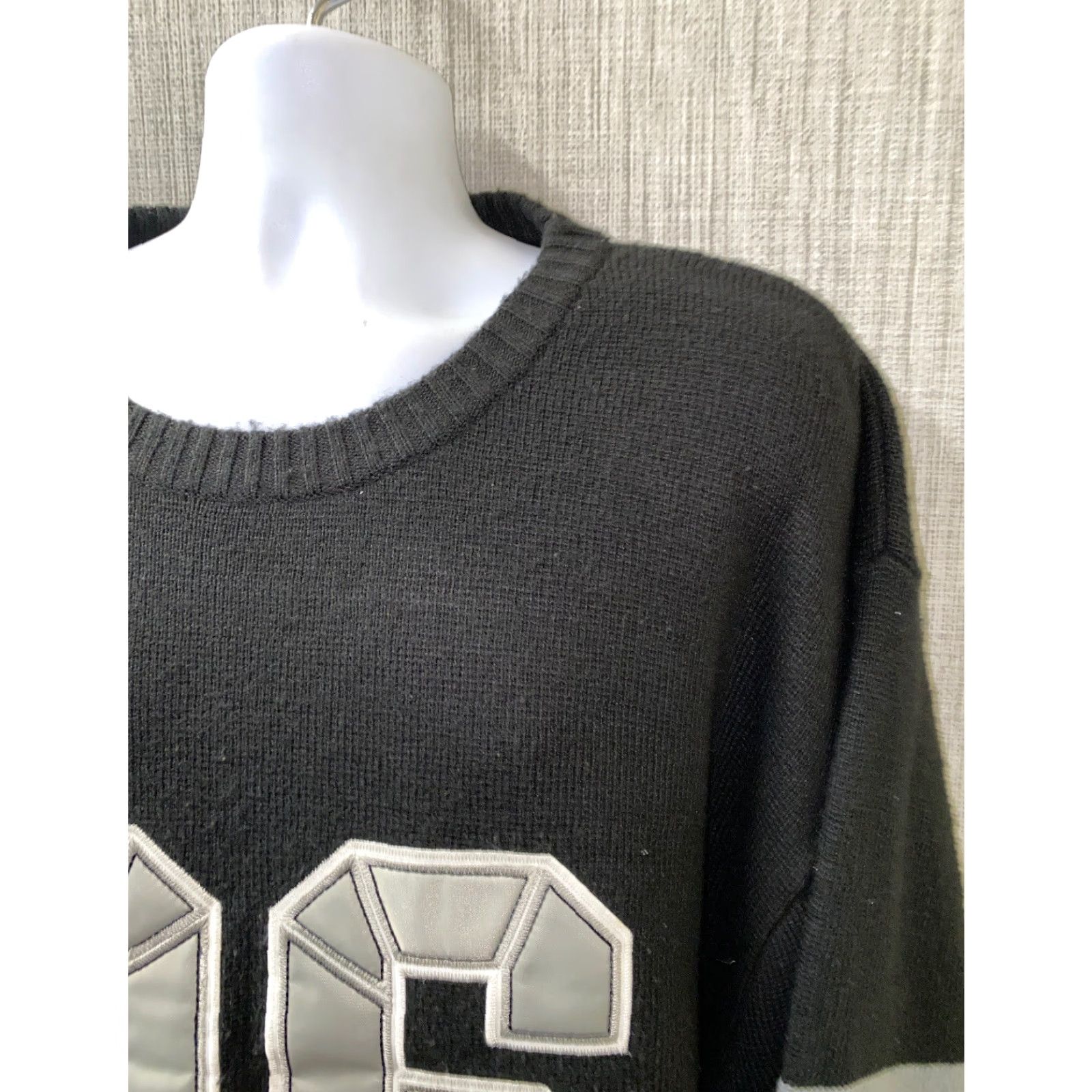 Vintage VINTAGE Budabean Men Black Acrylic Embroidered 96 Crewneck Sweater 2XL Crew Neck Mens Size US XXL / EU 58 / 5 - 2 Thumbnail