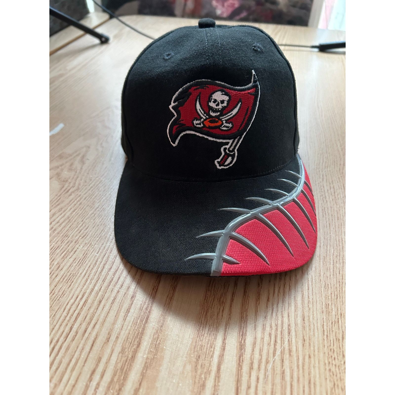 NFL New Unisex Vintage NFL Tampa Bay Bucs Baseball Cap Size ONE SIZE - 1 Thumbnail
