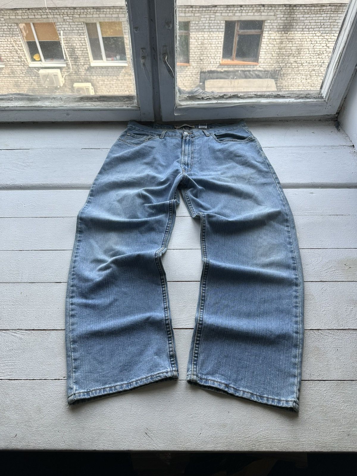 Levi's × Vintage 🚨Vintage 90s Levis Jeans 559 Relaxed Fit Light Wash Denim Size US 38 / EU 54 - 1 Thumbnail