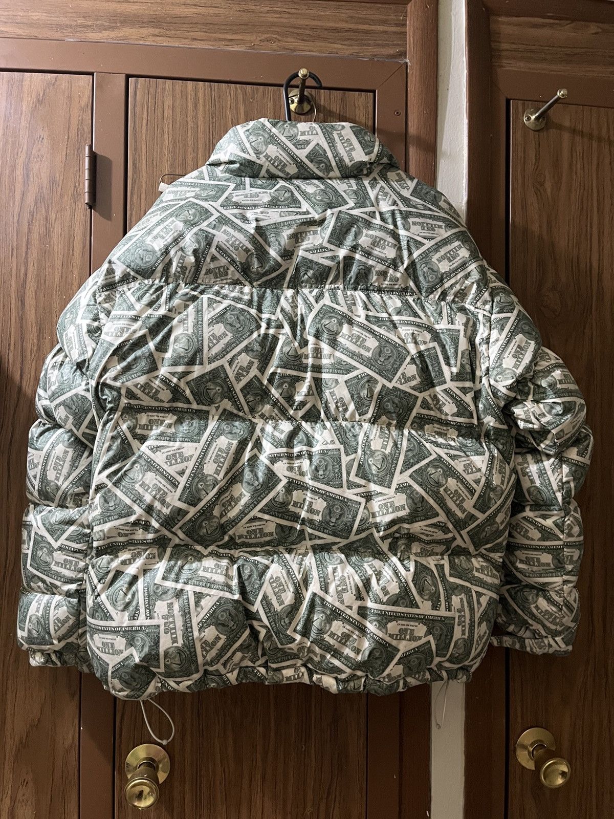 Vetements Vetements Money Puffer Size US XS / EU 42 / 0 - 7 Thumbnail