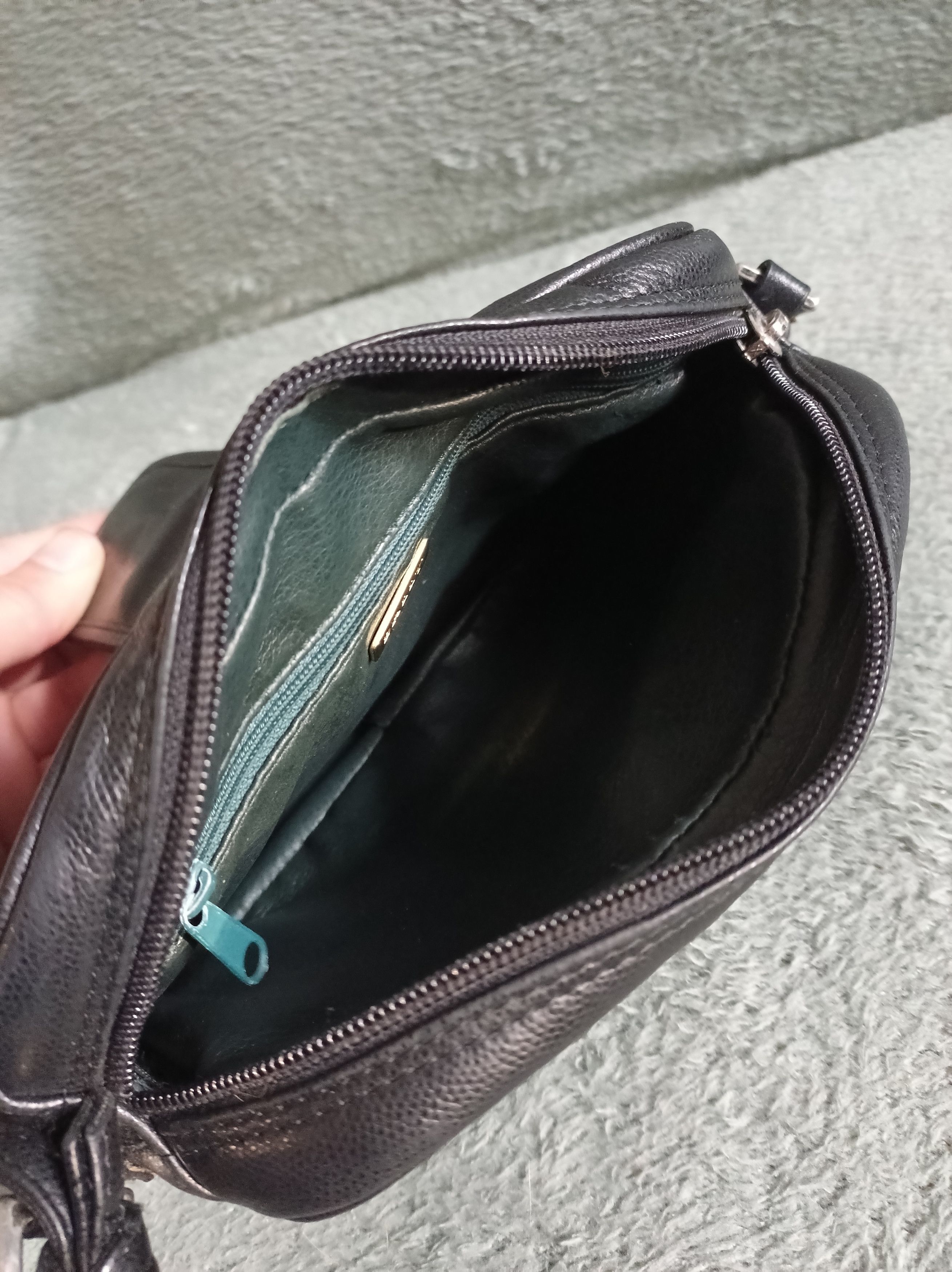Bally BALLY Black Leather Small Crossbody Shoulder Bag Size ONE SIZE - 11 Thumbnail