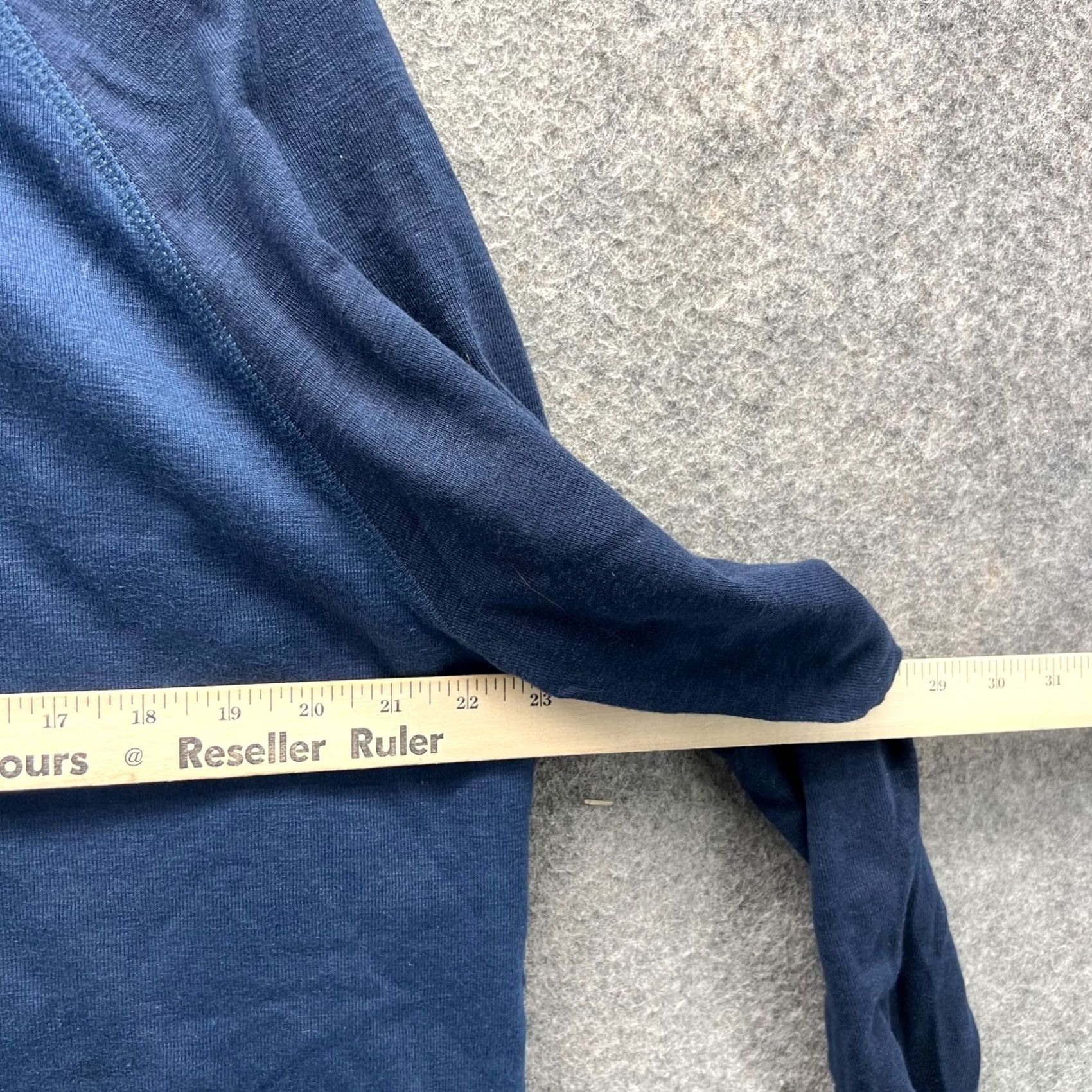 Eddie Bauer VINTAGE is not present; Original is not vintage. Title: Eddie Bauer Shirt Mens Large Navy Blue Long Sleeve Crewneck Cotton Pullover Size US L / EU 52-54 / 3 - 6 Thumbnail