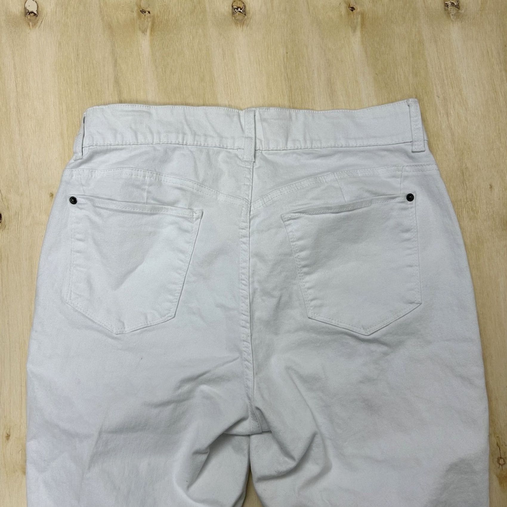 Vintage New York & Company Womens 14 36W White Denim Distressed Bermuda Mya Curvy Shorts Size 36" / US 14 / IT 50 - 3 Thumbnail