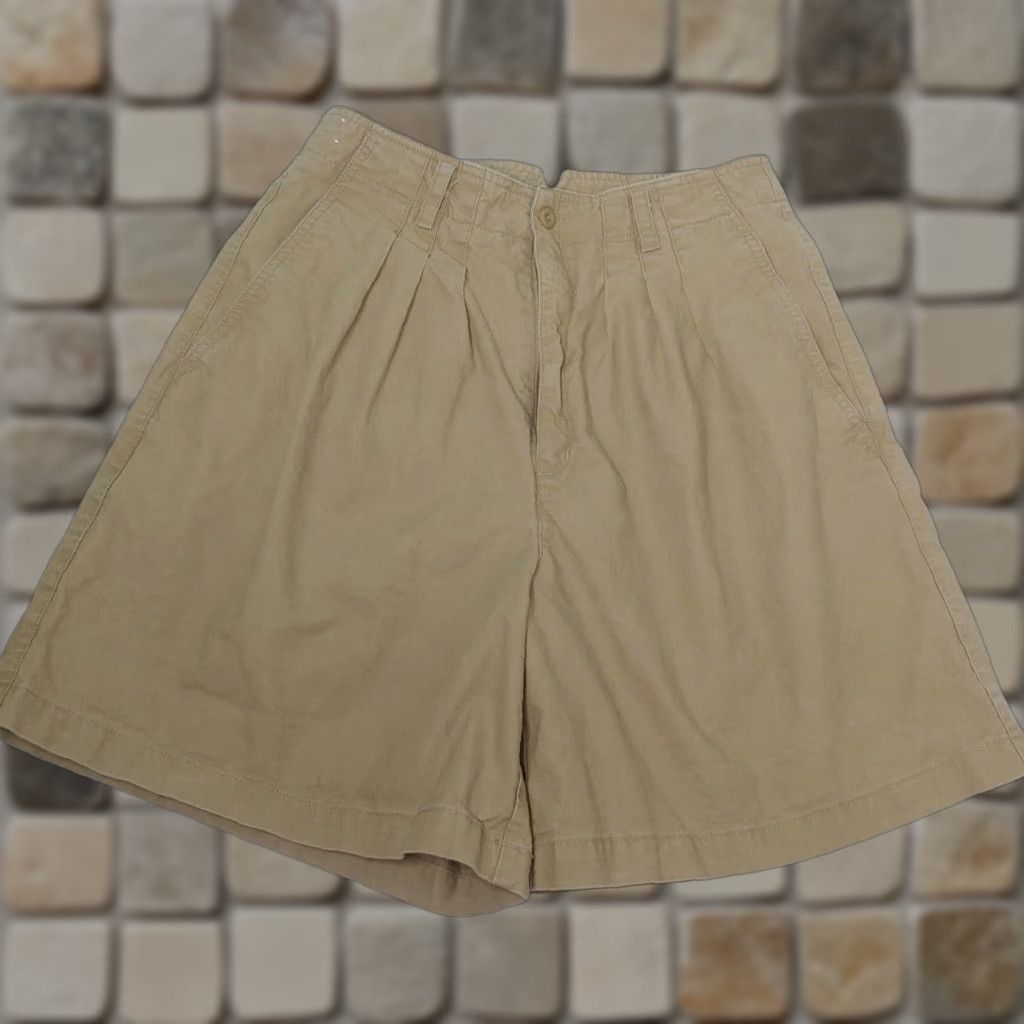 Vintage VINTAGE LL Bean Bermuda 90s Women 16 28" Short Pleated Beige Hiking EUC Pants Women Size 38" / US 16 / IT 52 - 1 Thumbnail