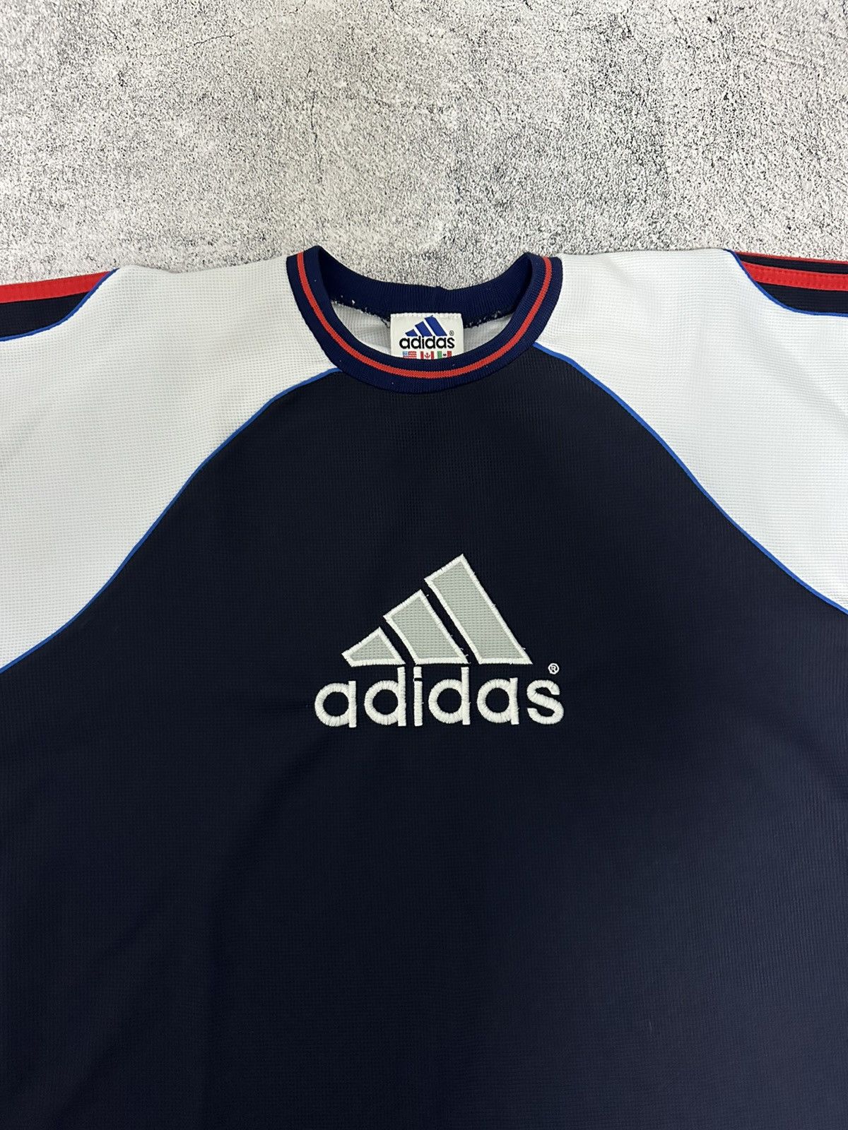 Adidas Vintahe Adidas T-shirt Big Embroidered Logo Centre Size US XXL / EU 58 / 5 - 4 Thumbnail