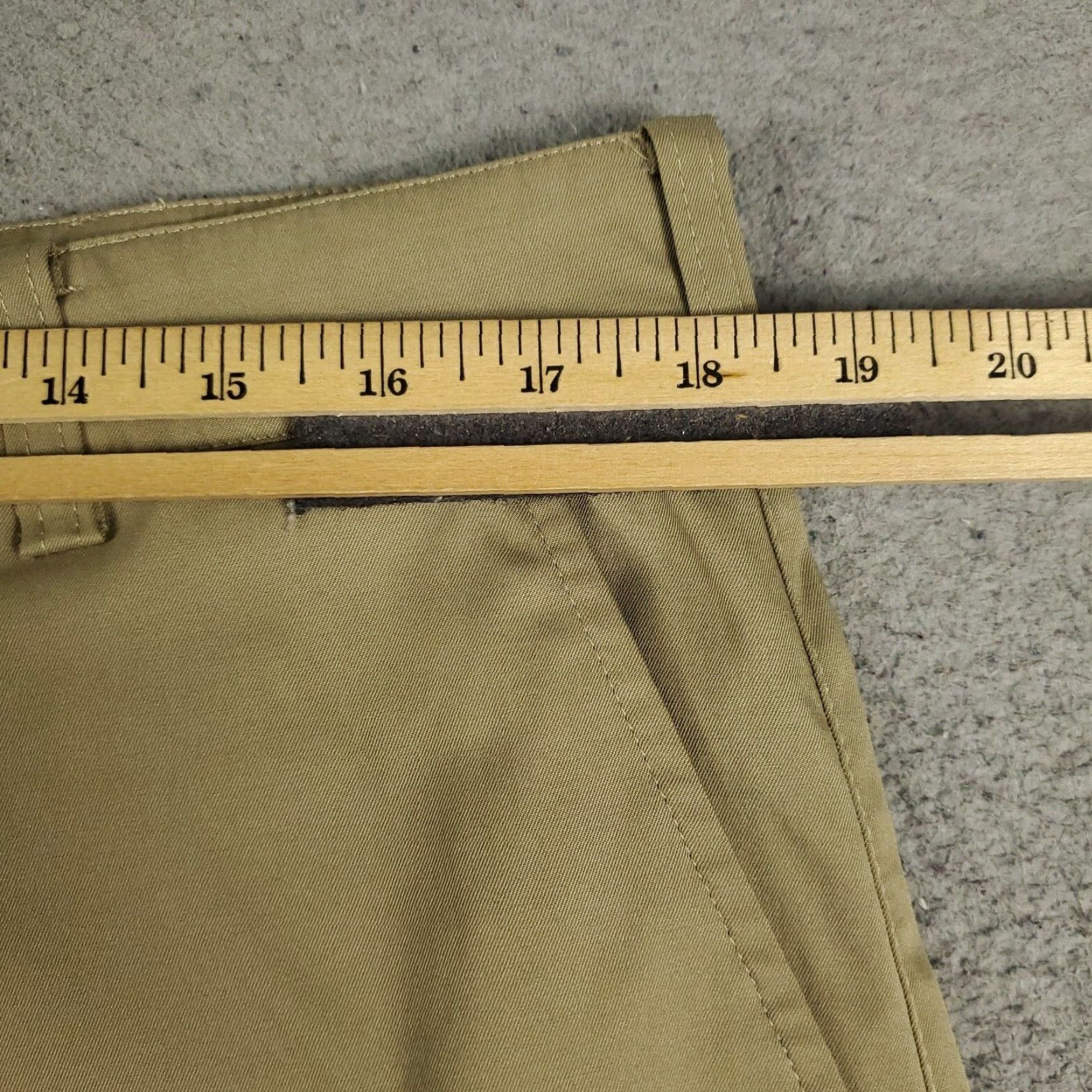 Nike Nike Shorts Mens Size 36 Beige Golf Dri Fit Flat Front Chino Casual Regular Nike Waist 36 Beige Shirt? Size US 36 / EU 52 - 4 Thumbnail