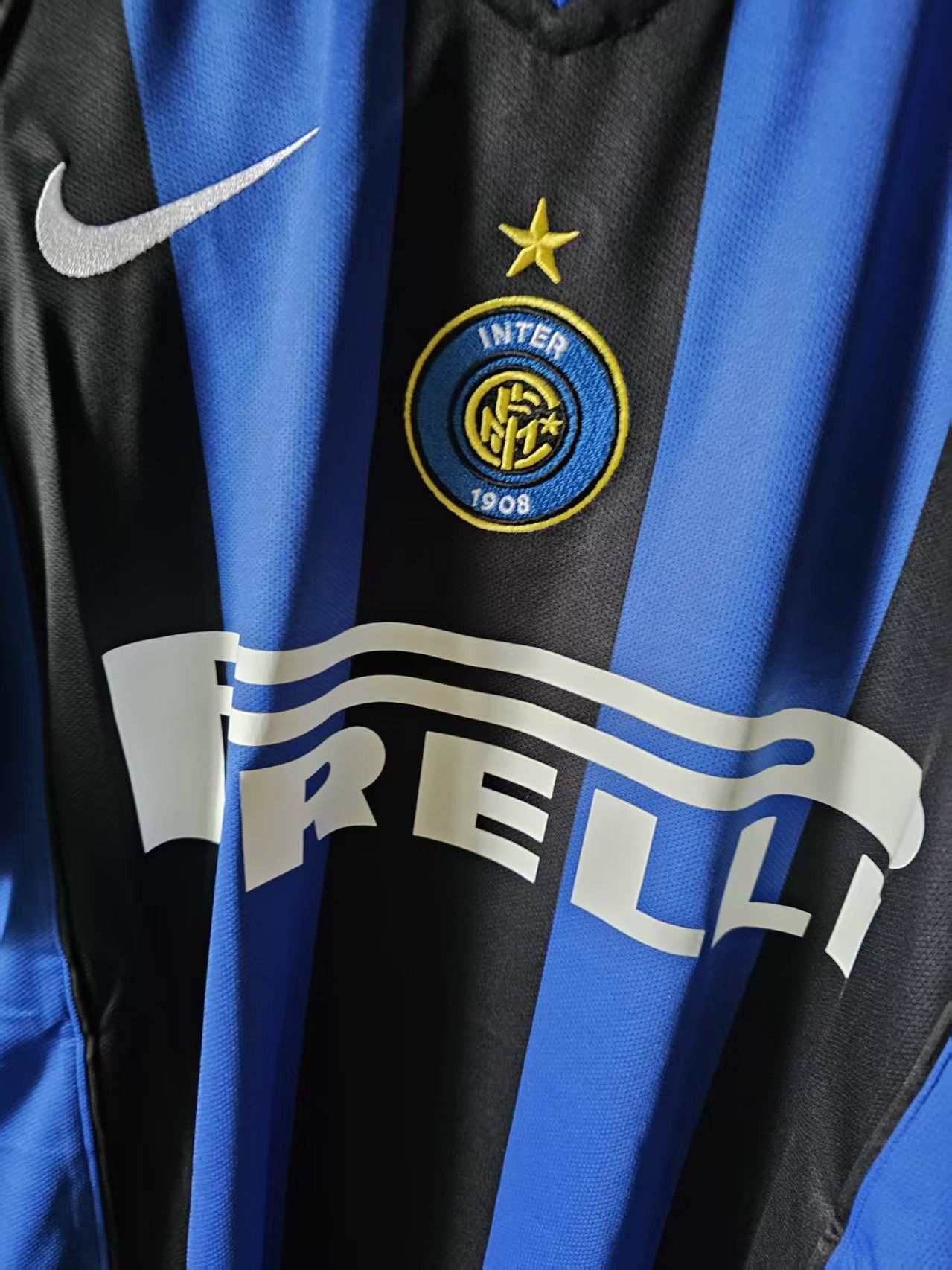 Nike Vintage Inter MIlan #32 Christian Vieri Jersey Size US L / EU 52-54 / 3 - 4 Thumbnail