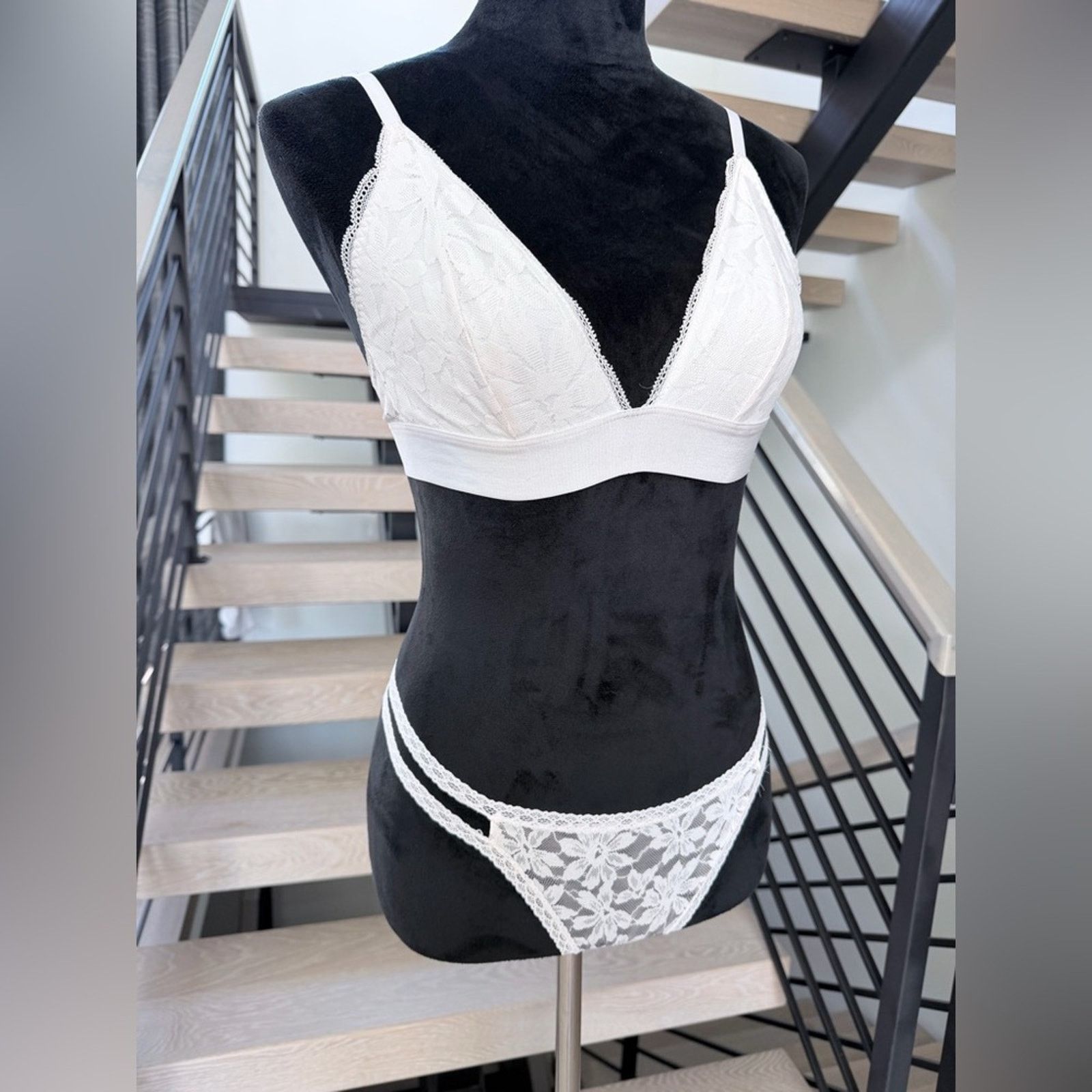 Other White Lace Bralette and Panties Panty Set Bra M panties S Size ONE SIZE - 2 Thumbnail