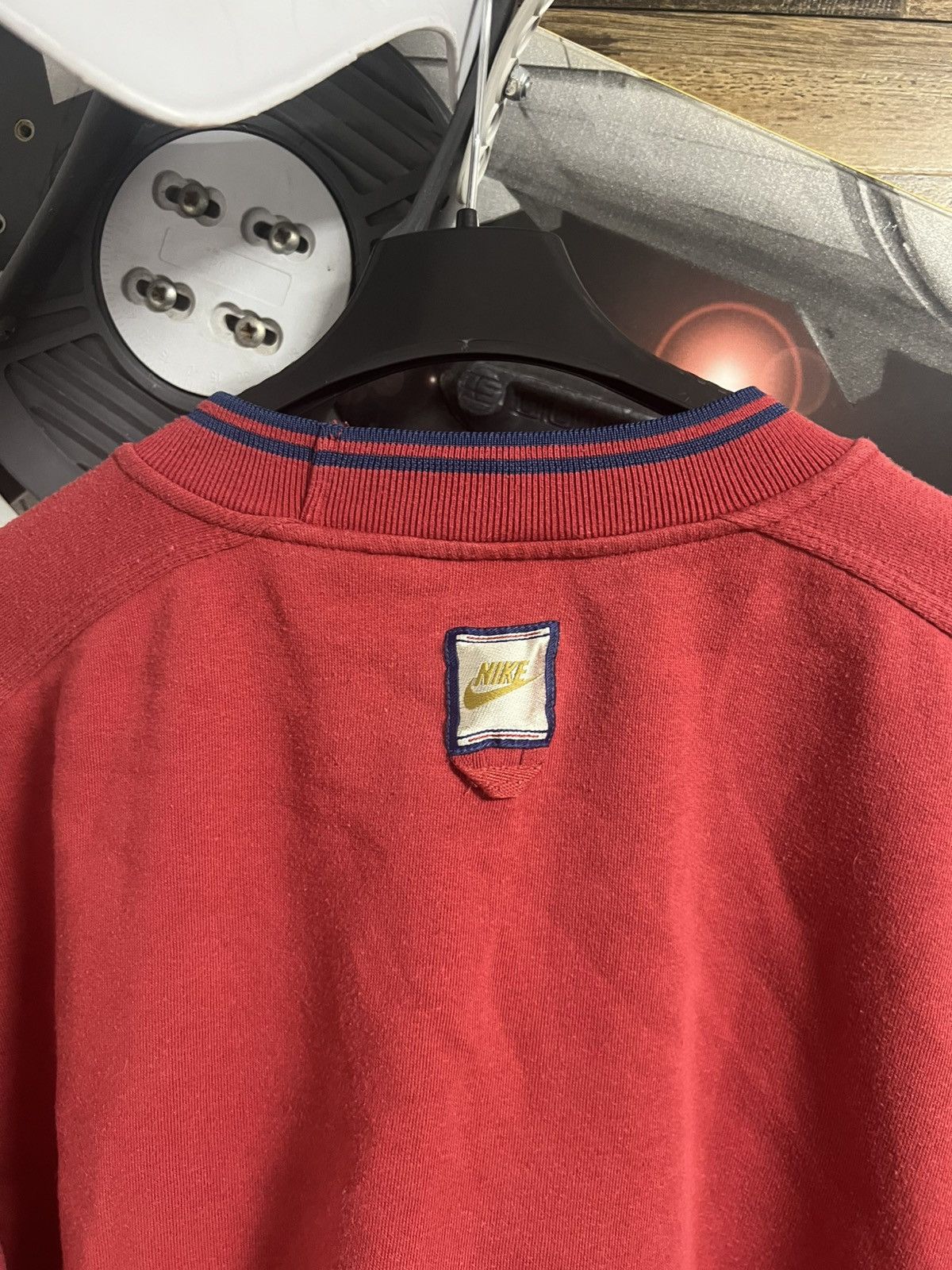 Nike NIKE INC.USA Rare Vintage Crewneck Sweatshirt Y2K Size US L / EU 52-54 / 3 - 7 Thumbnail