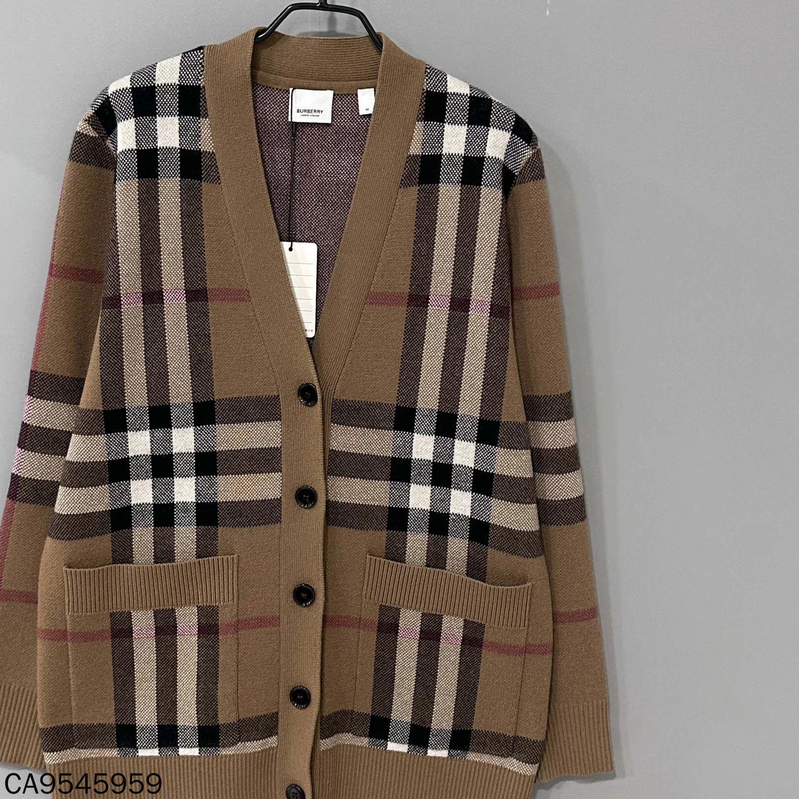 Burberry Burberry Classic Check Cardigan M Size M / US 6-8 / IT 42-44 - 2 Thumbnail