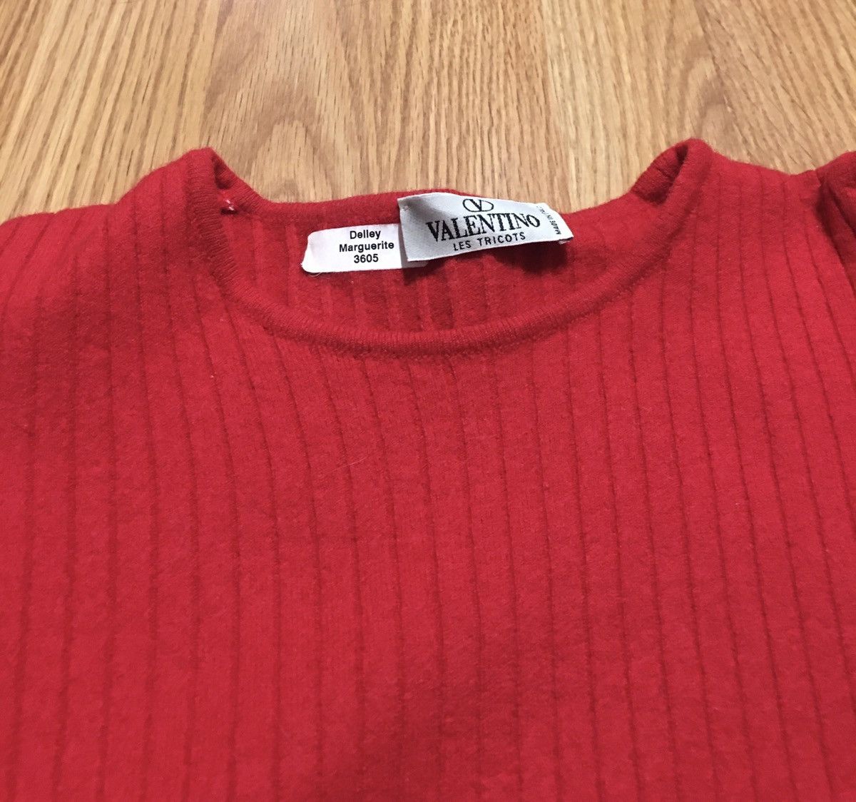 Valentino × Vintage Vintage Valentino Ruffled Ribbed Red Wool Sweater Size XS / US 0-2 / IT 36-38 - 7 Thumbnail