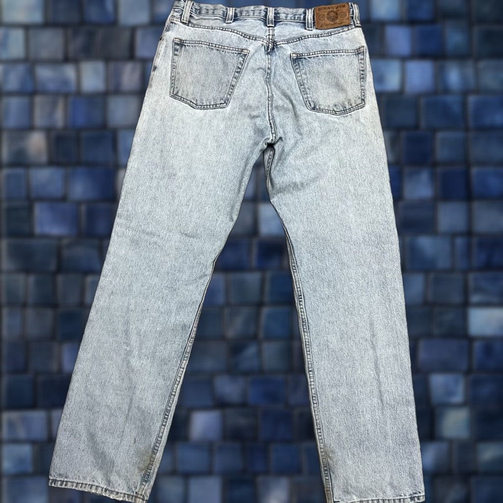Eddie Bauer VINTAGE Eddie Bauer Jeans Regular 35x33 90s Light Wash Denim 5-Pocket Mens Straight Blue Size US 35 - 1 Thumbnail