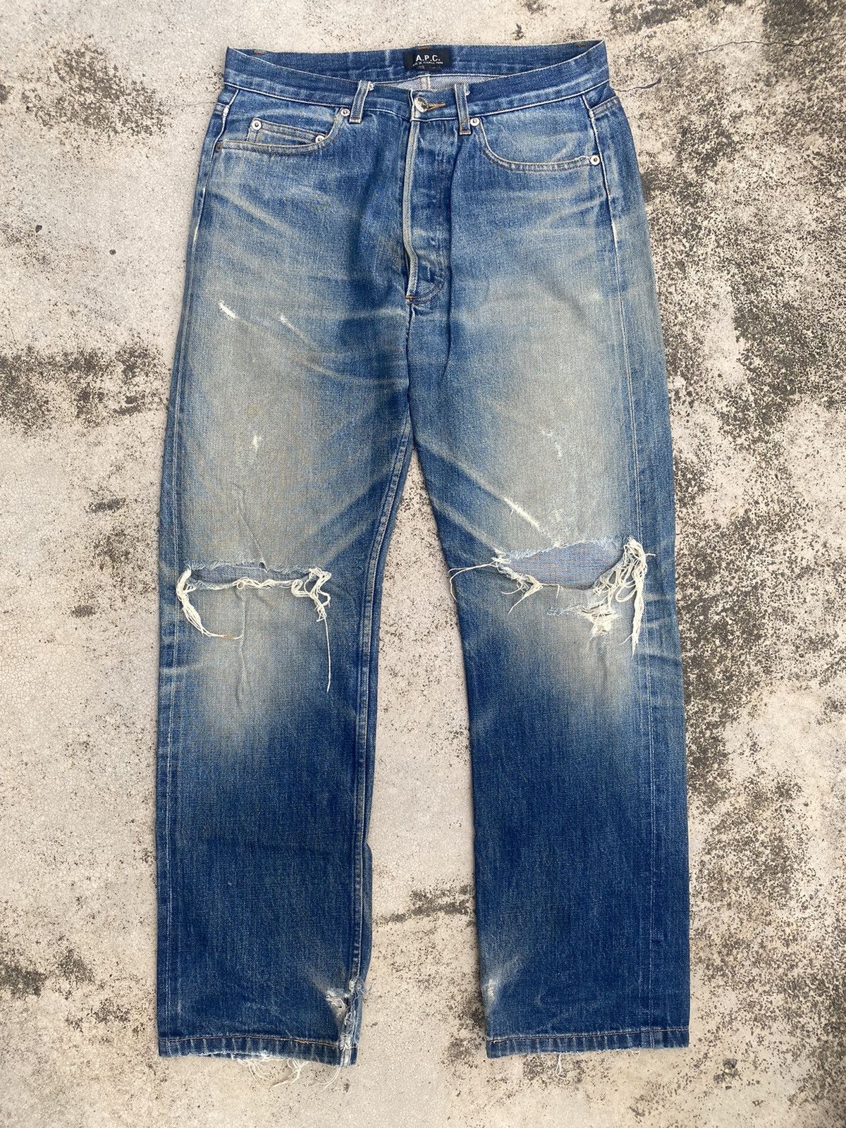 A.P.C. × Designer × Le Grande Bleu (L.G.B.) A.P.C Distressed Faded Selvedge Denim Jeans Size US 29 - 1 Thumbnail