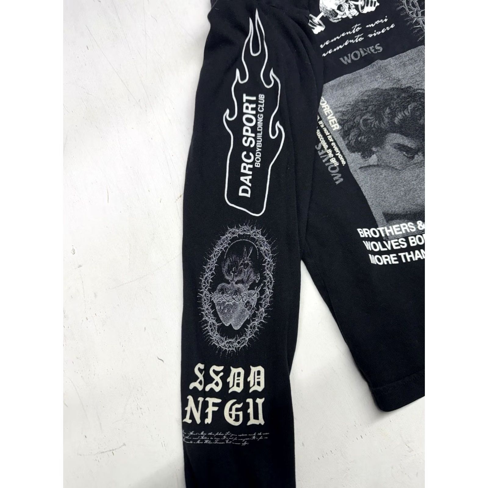 Darc Sport Darc Sport Shirt Men Medium Black Wolves Forever Graphic Tee Long Sleeve Crew Neck Logo Breathable Cotton Knit Shirt Mens Regular Fit Graphic Tee Size US M / EU 48-50 / 2 - 7 Thumbnail
