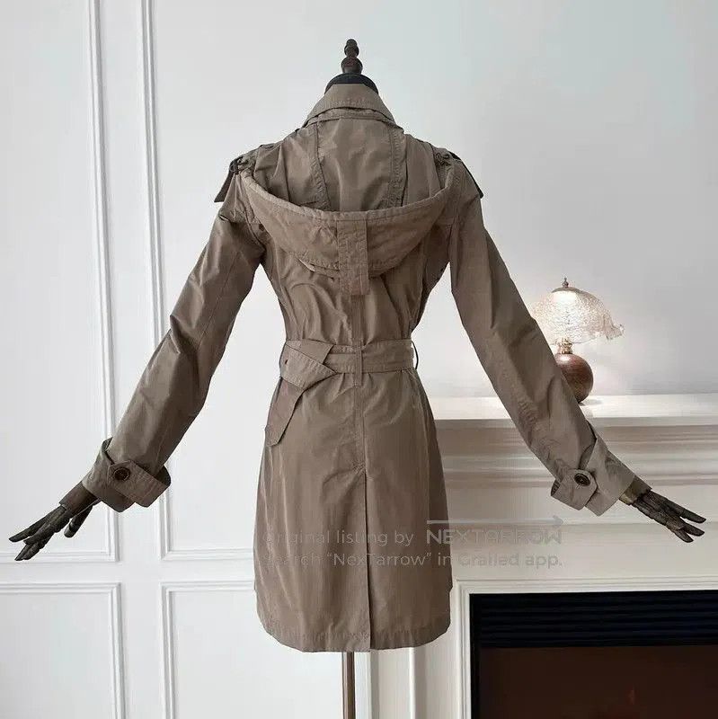 Burberry Burberry Women's Khaki Trench Coat. Size S / US 4 / IT 40 - 1 Thumbnail