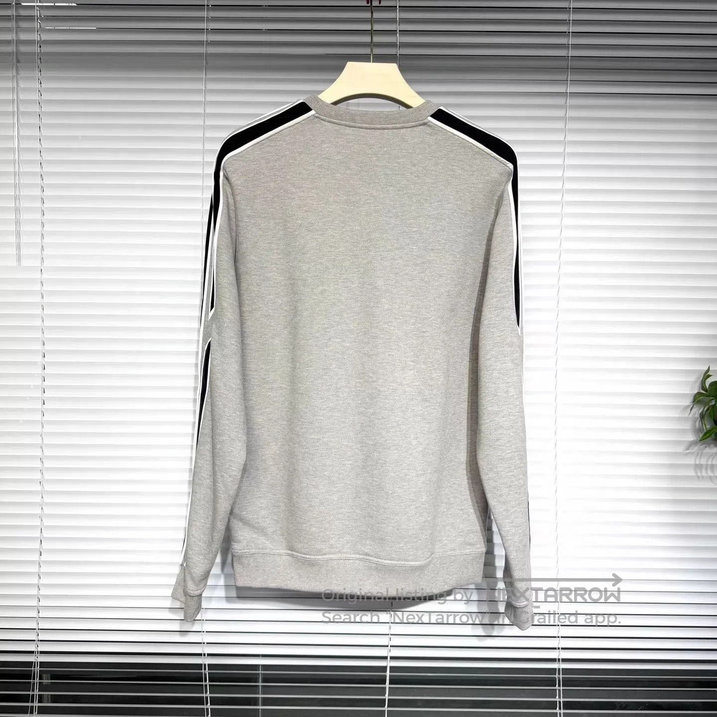 Hermes Gray Long Sleeve Sweatshirt with Striped Sleeves. Size US M / EU 48-50 / 2 - 2 Thumbnail