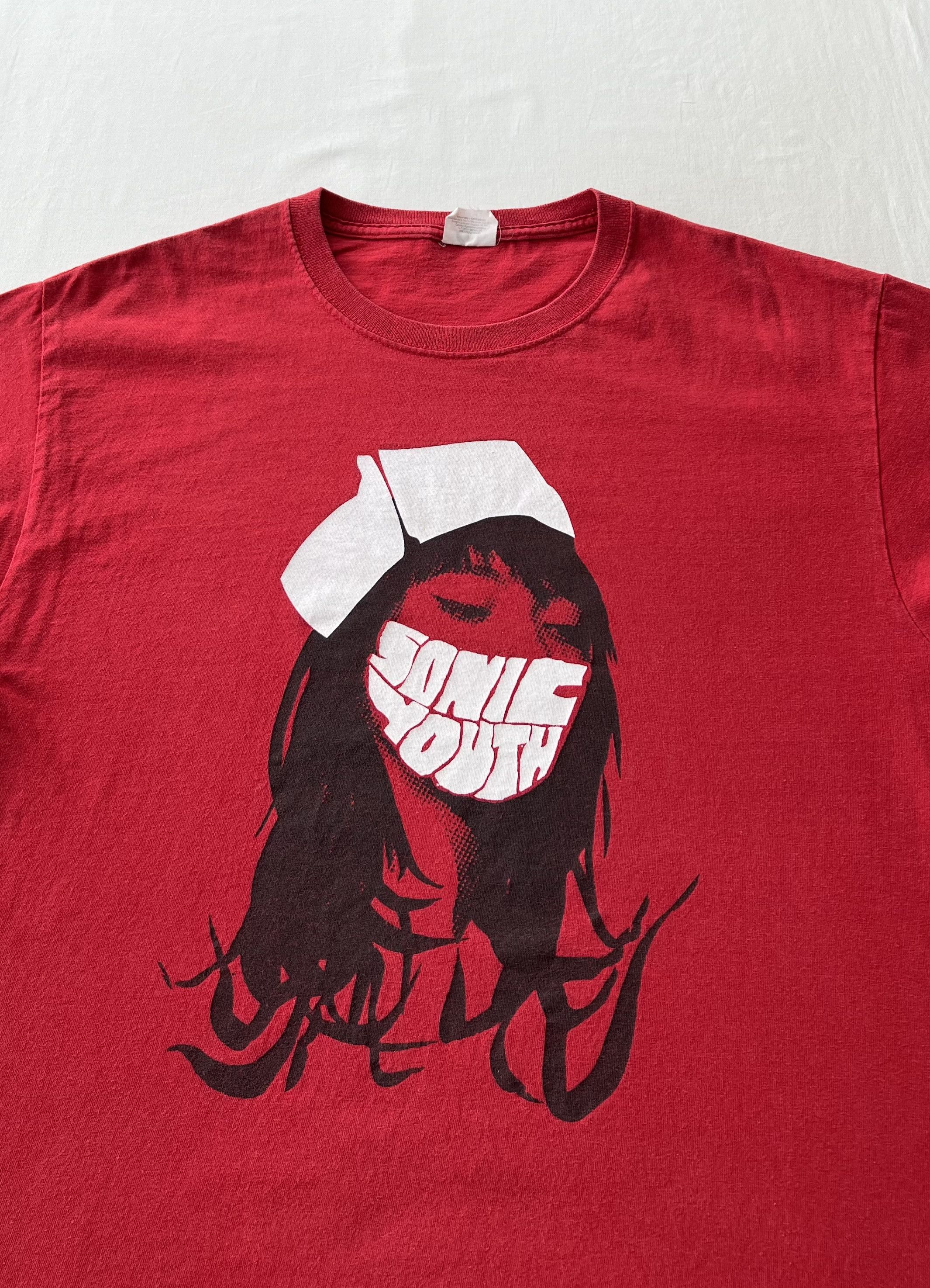 Band Tees Vintage 2000s Sonic Youth Nurse Y2k Red T-shirt Size US L / EU 52-54 / 3 - 3 Thumbnail