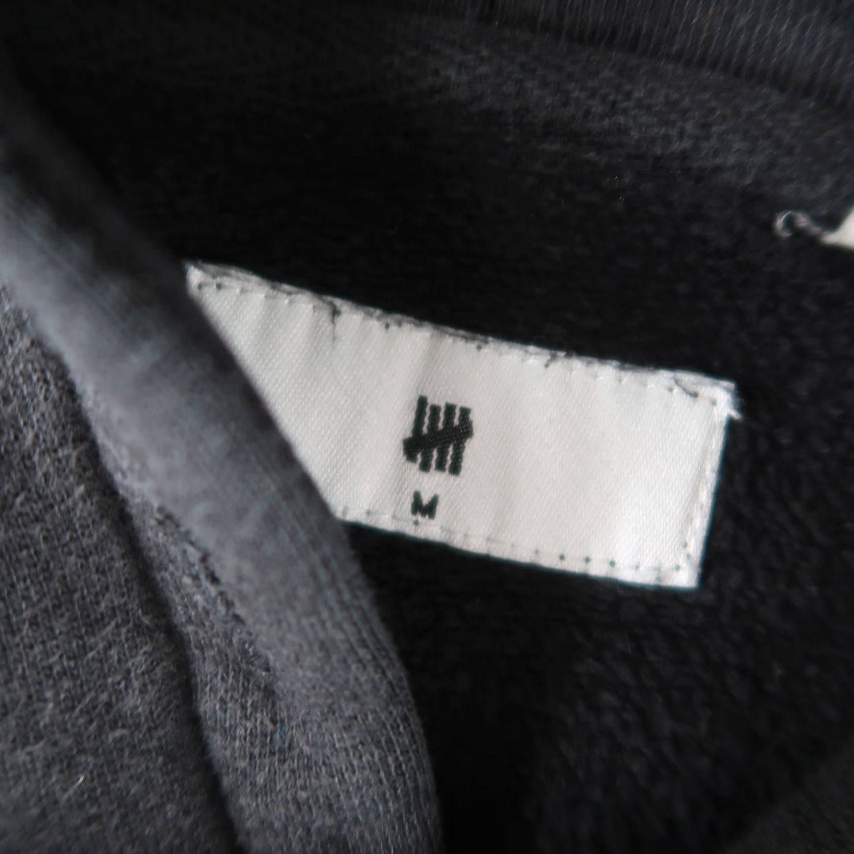 Undefeated VINTAGE Undefeated Hoodie Black M Medium Logo 90s Football Skate Mens Pullover Hooded Size US M / EU 48-50 / 2 - 7 Thumbnail