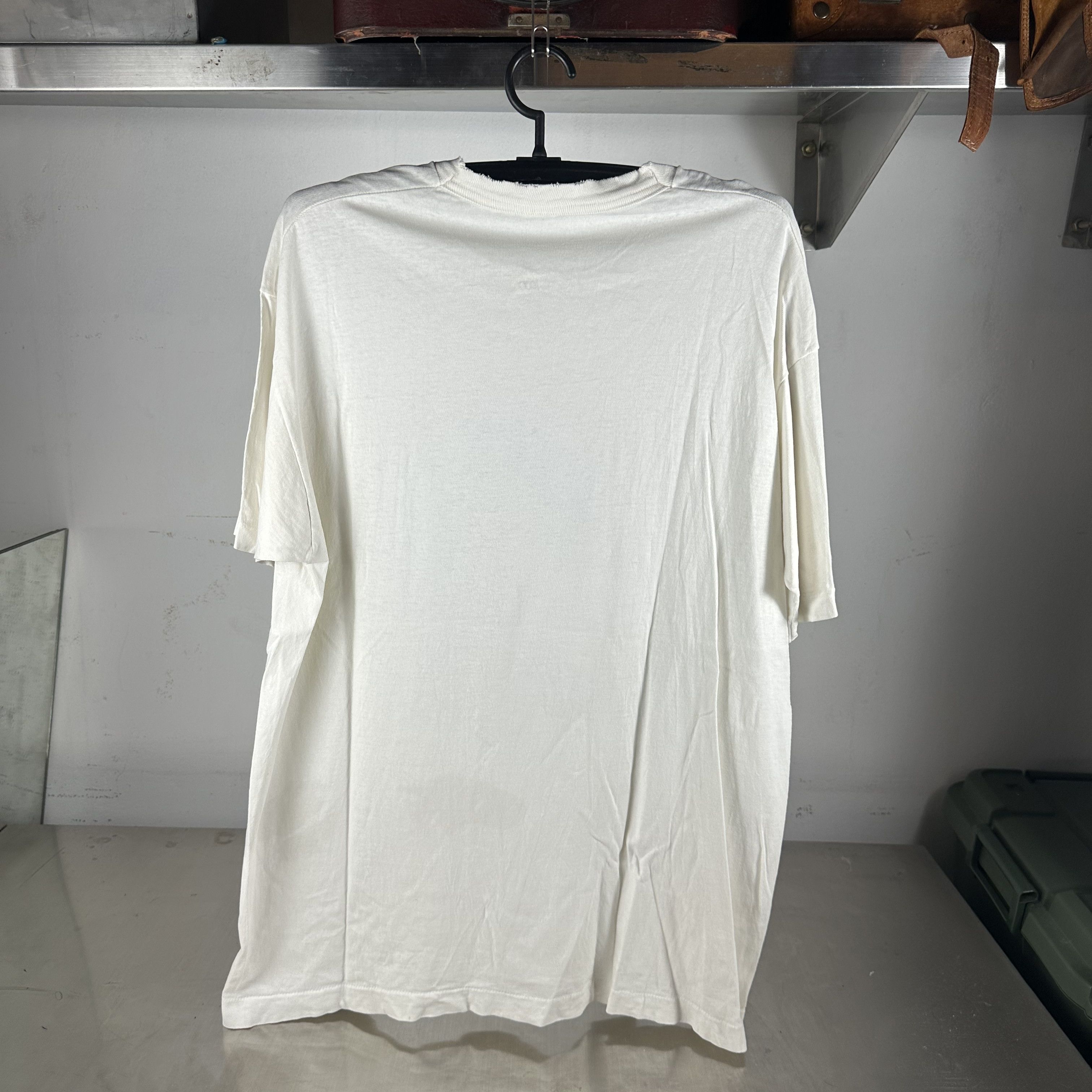 Vintage Vintage 90s Luxottica Eyewear Glasses Artwork Promo T-shirt Size US XL / EU 56 / 4 - 9 Thumbnail
