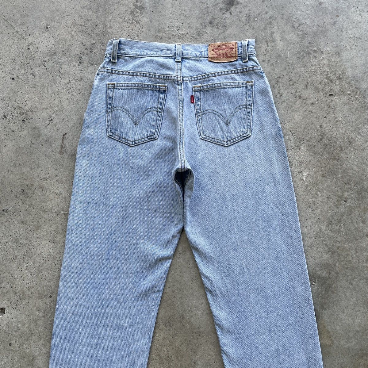 Jean × Levi's × Vintage W29 Vintage Levi’s 550 Relaxed Jeans Faded Denim Pants Size US 29 - 9 Thumbnail