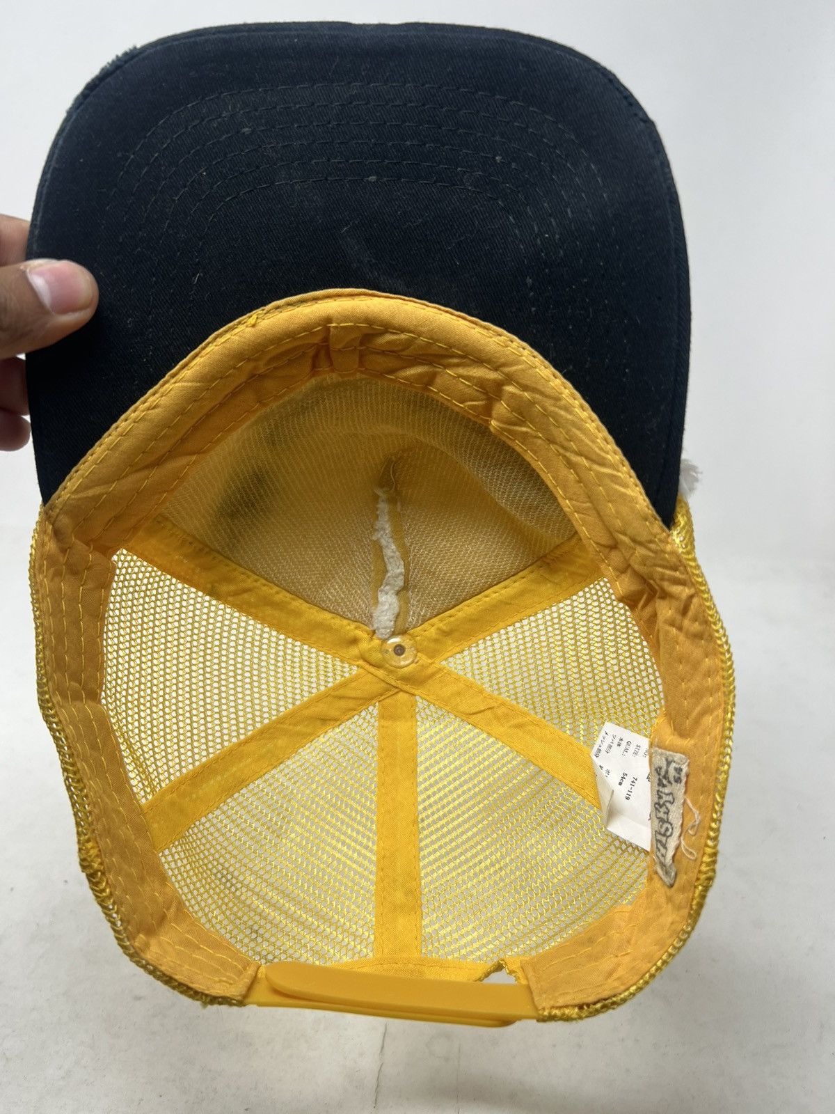 If Six Was Nine Shisky Plush Skull Crossbone Fur Trucker Hat Size ONE SIZE - 6 Thumbnail