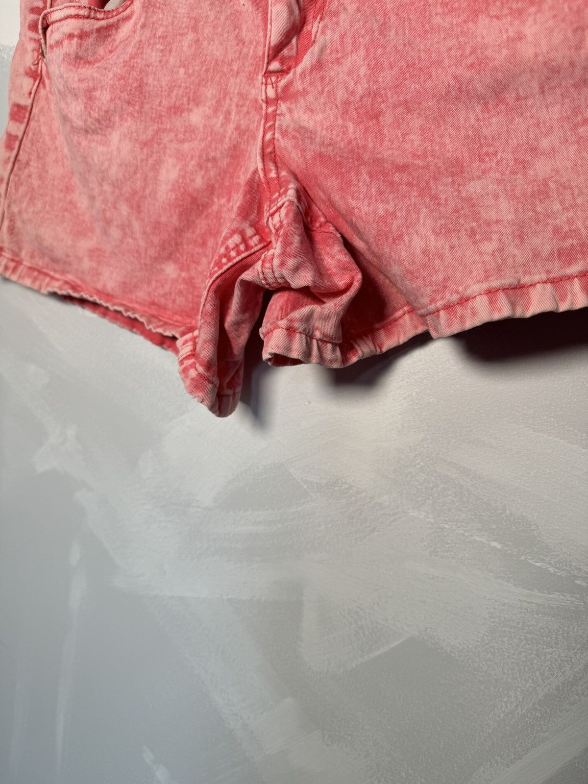 Pink × Vintage One 5 One Pink Bleached Denim Jean Shorts Barbie Size 27" / US 4 / IT 40 - 3 Thumbnail