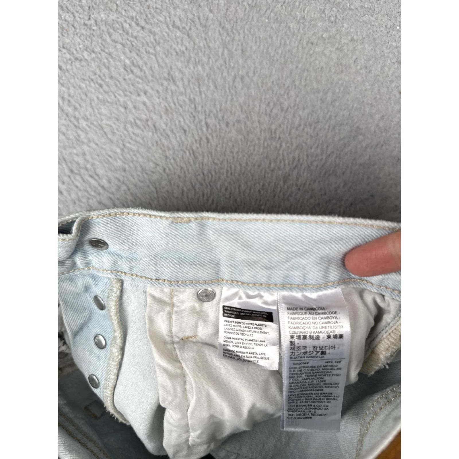 Levi's Levi's Jeans Womens 24x28 501 Skinny Distressed High Rise Button Fly Blue Vintage No N/A Size 42" / US 20 - 7 Thumbnail