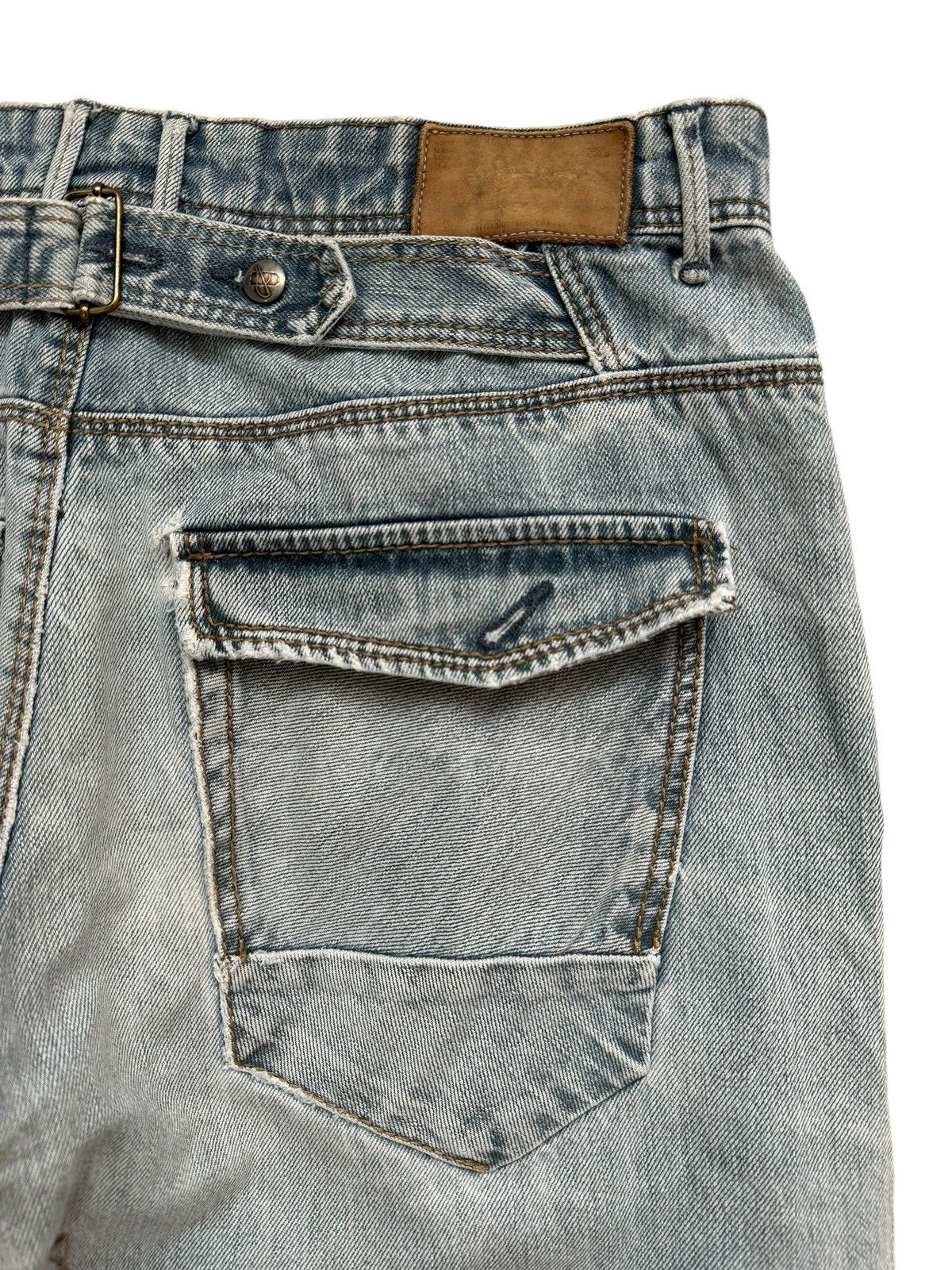 If Six Was Nine Vintage Zara Buckle Back Faded Distressed Jeans Size US 33 - 10 Thumbnail