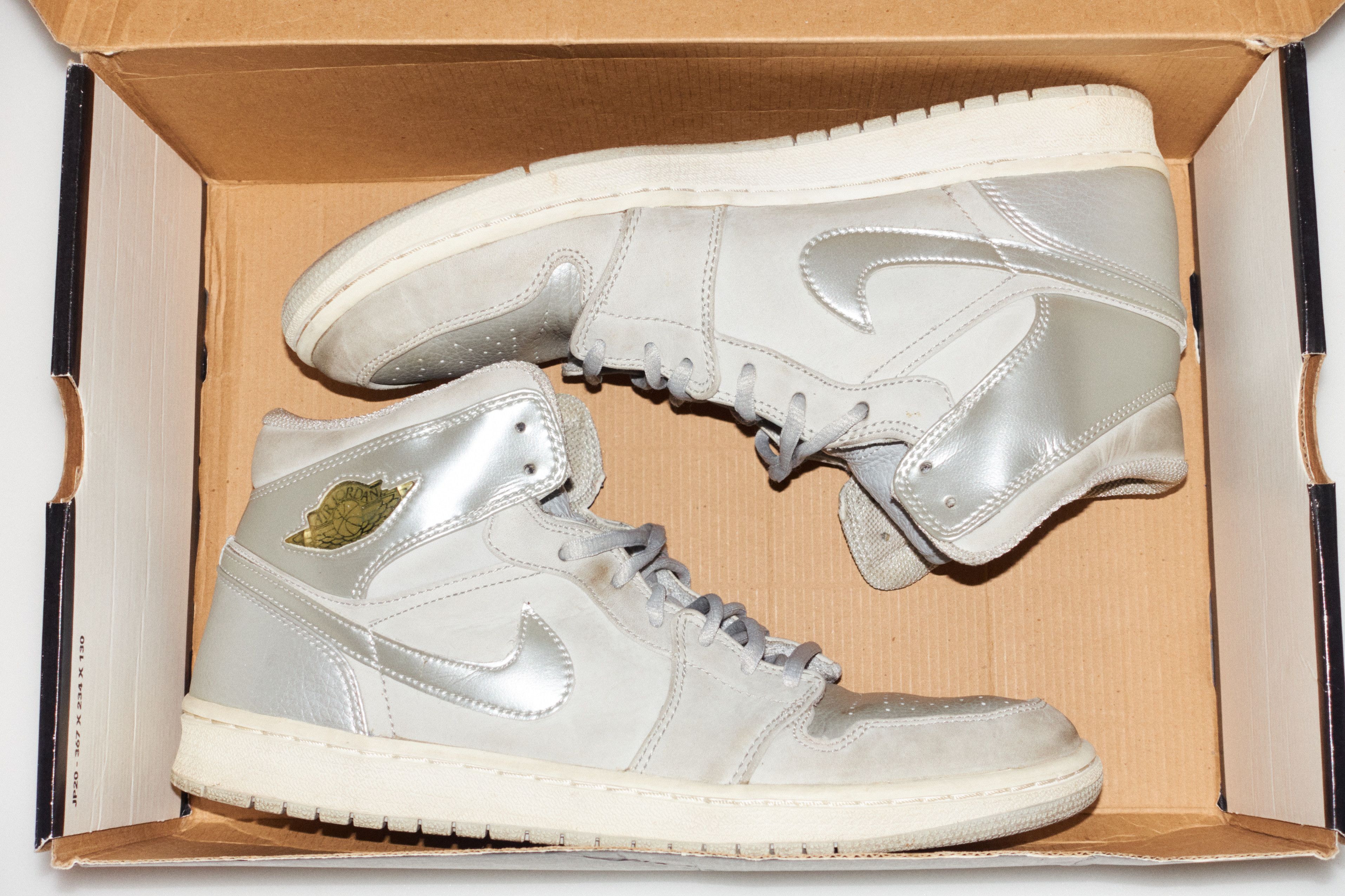 Jordan Brand Air Jordan 1 Retro + 2001 Neutral Grey Size 11 Size US 11 / EU 44 - 3 Thumbnail