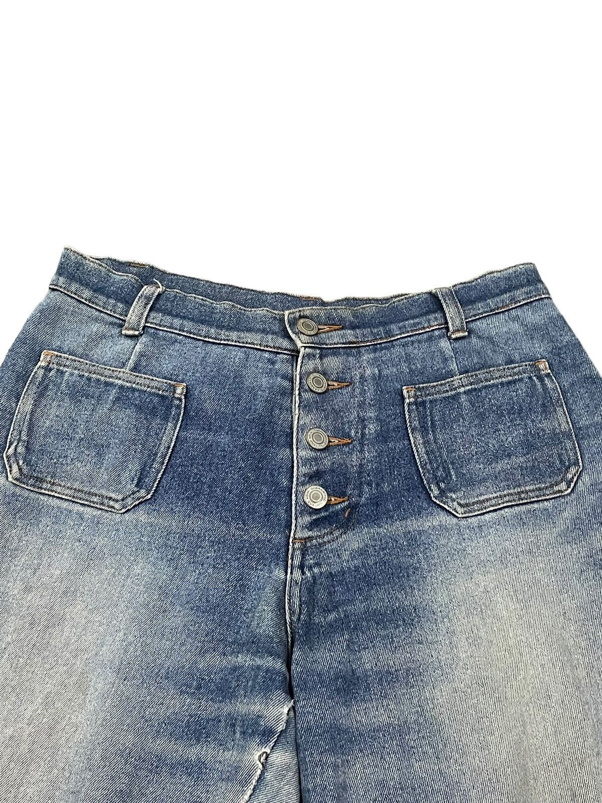 Japanese Brand Vintage Japanese Brand Fading Mid Rise ButtonFly Flare Jeans Size 30" / US 8 / IT 44 - 4 Thumbnail