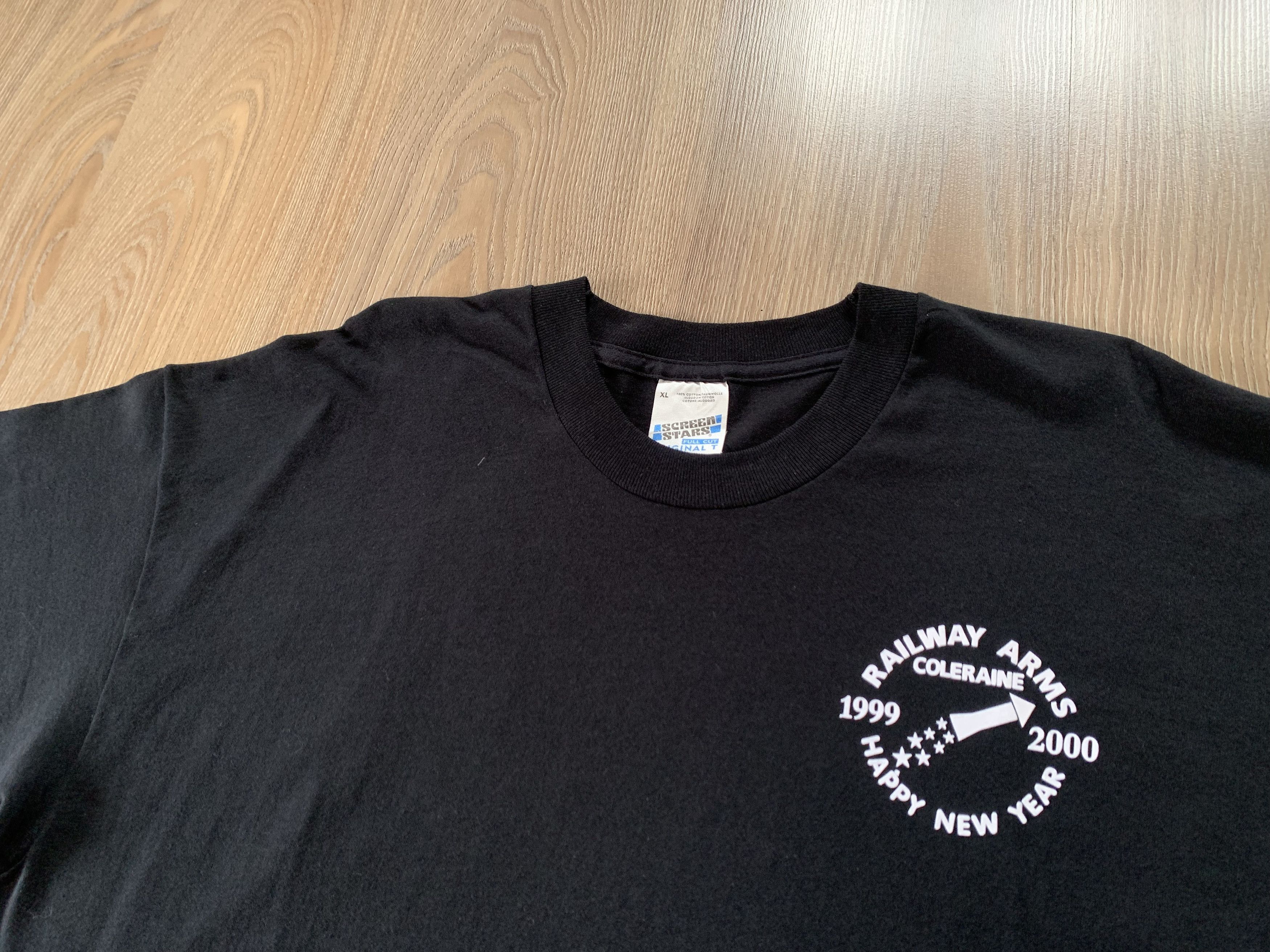 Vintage Vintage Screen Stars Railway Arms 1999 T Shirt Size US XL / EU 56 / 4 - 4 Thumbnail