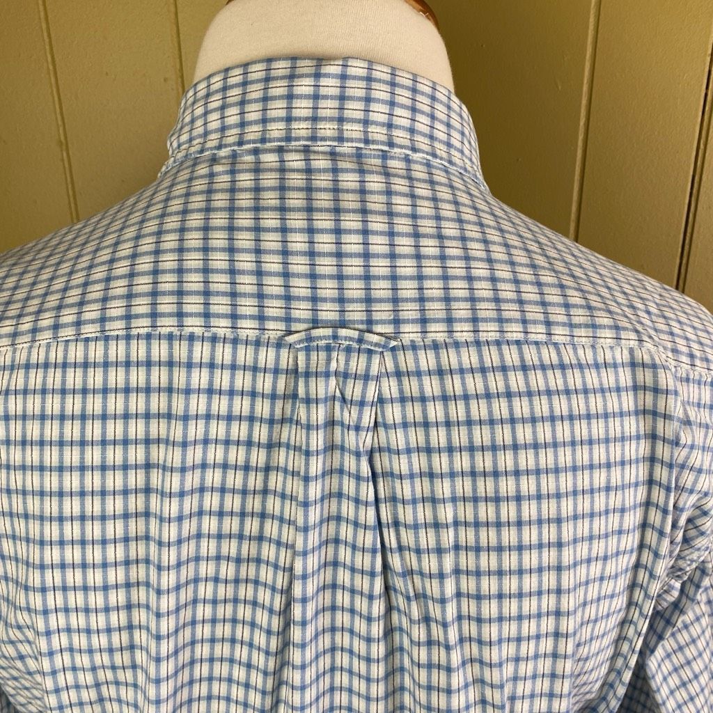 American Eagle Outfitters American Eagle men M classic fit checker pattern button down Size US M / EU 48-50 / 2 - 6 Thumbnail