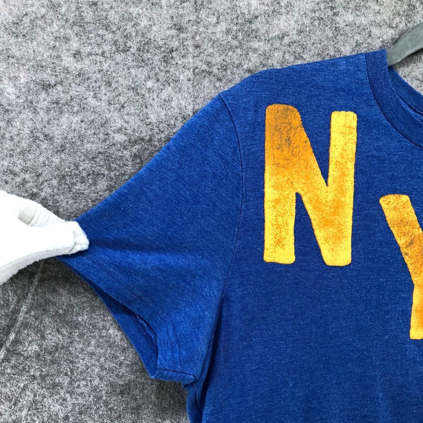 American Eagle Outfitters VINTAGE American Eagle NYC Graphic T Shirt Mens L Blue Athletic Fit Short Sleeve Crewneck Cotton - City Patriotic Logo Shirt Mens L Blue Size US L / EU 52-54 / 3 - 5 Thumbnail